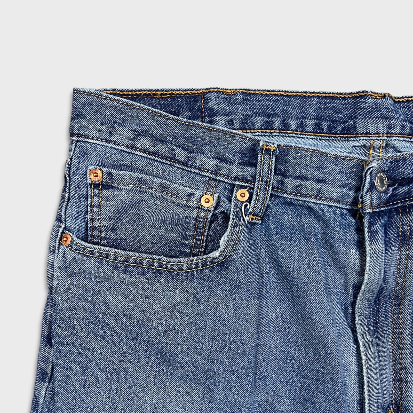 Levi's × Vintage Levi's 550 Jeans 37x29 Relaxed Light Wash Baggy Denim Pants Size US 37 - 3 Thumbnail