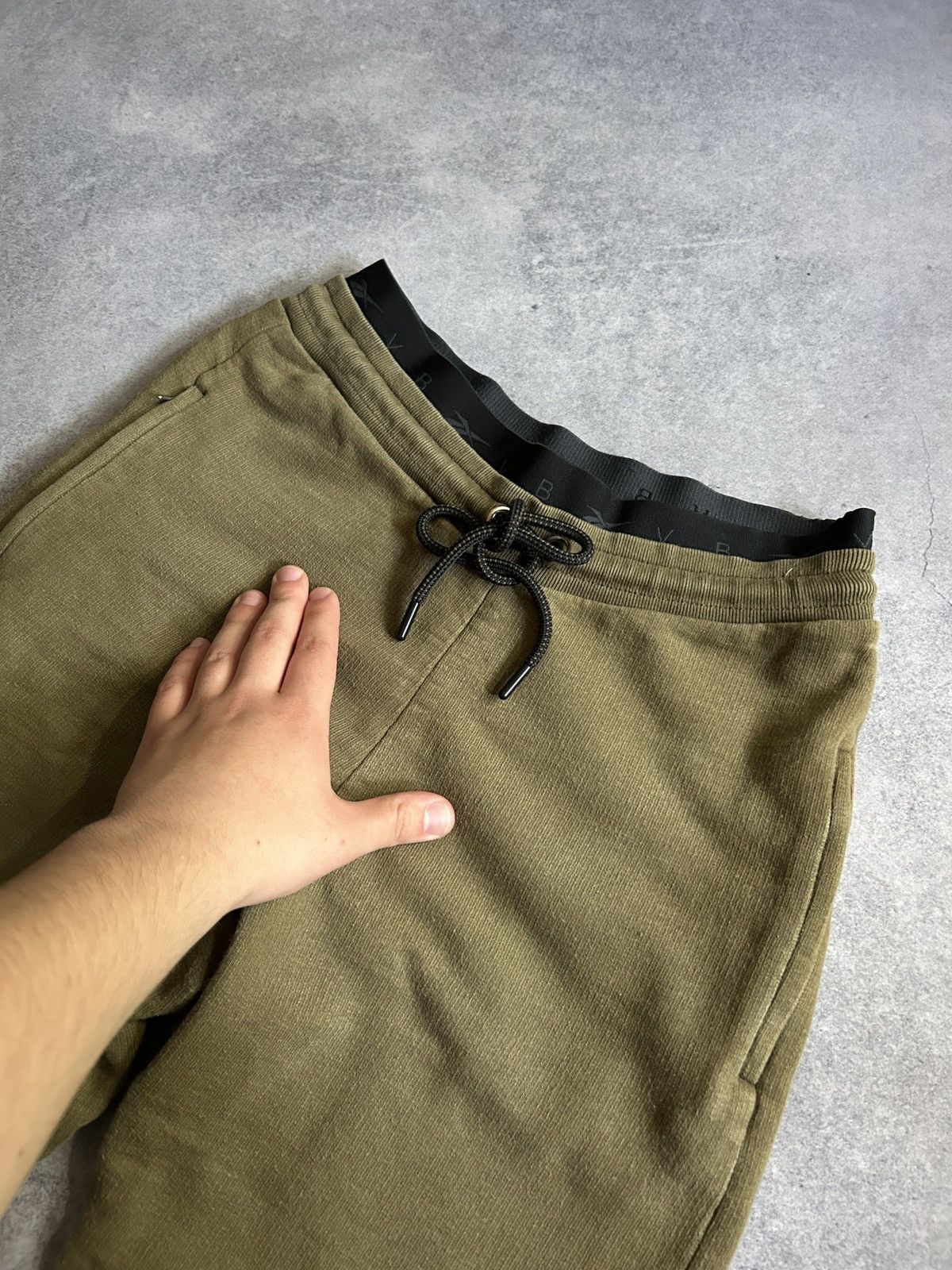 Victoria Beckham Reebok x Victoria Beckham sweat joggers olive Size 28" / US 6 / IT 42 - 5 Thumbnail