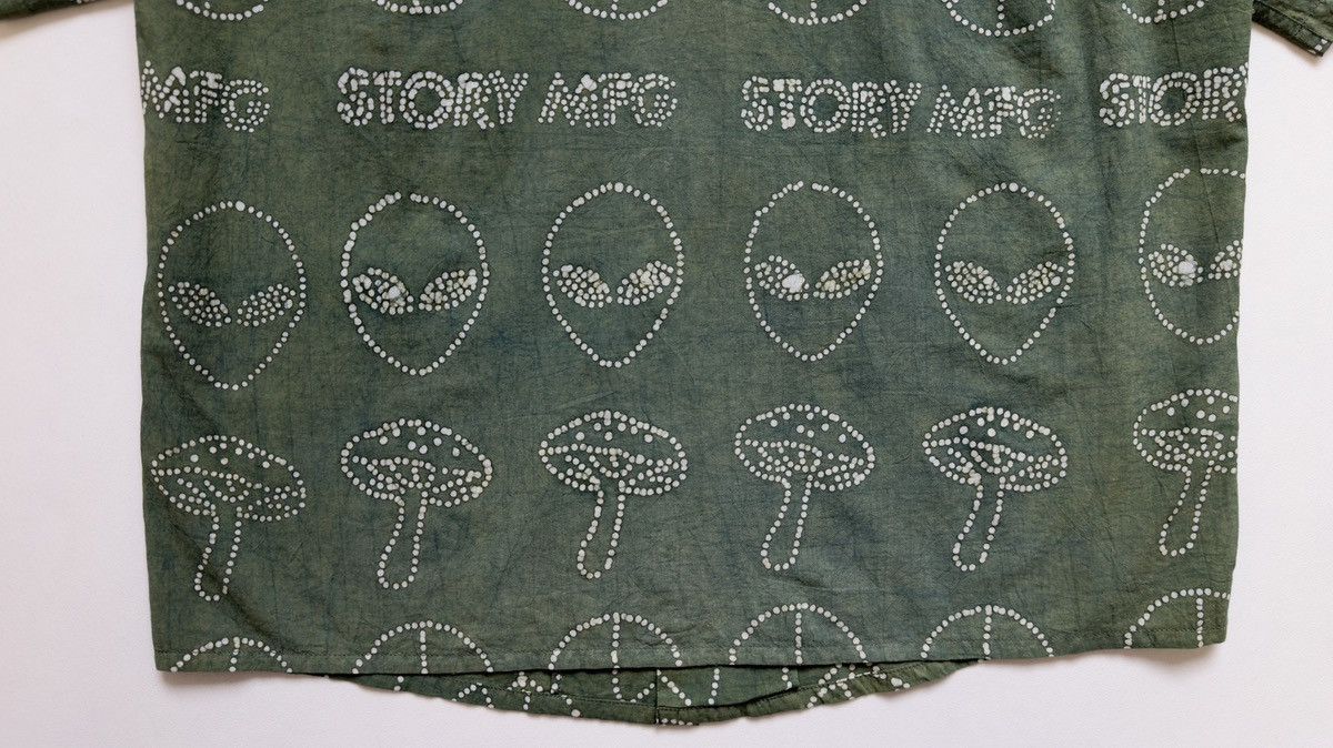 Story Mfg. Sample Alien + Peace Sign Print Shirt Size US M / EU 48-50 / 2 - 17 Thumbnail