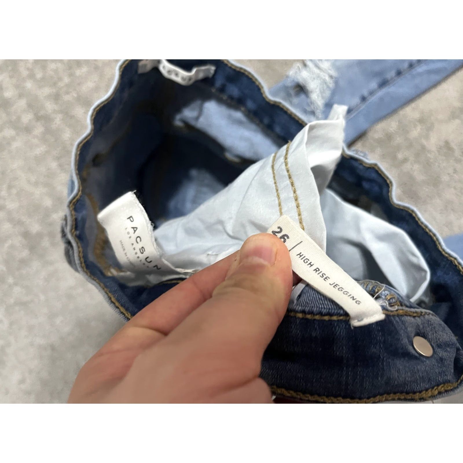 Pacsun PacSun Distressed High Rise Jeggings Jeans Medium Wash Size 26 Women Blue Jegging Medium Distressed 90s? (not allowed adding new info) Size 26" / US 2 / IT 38 - 6 Thumbnail