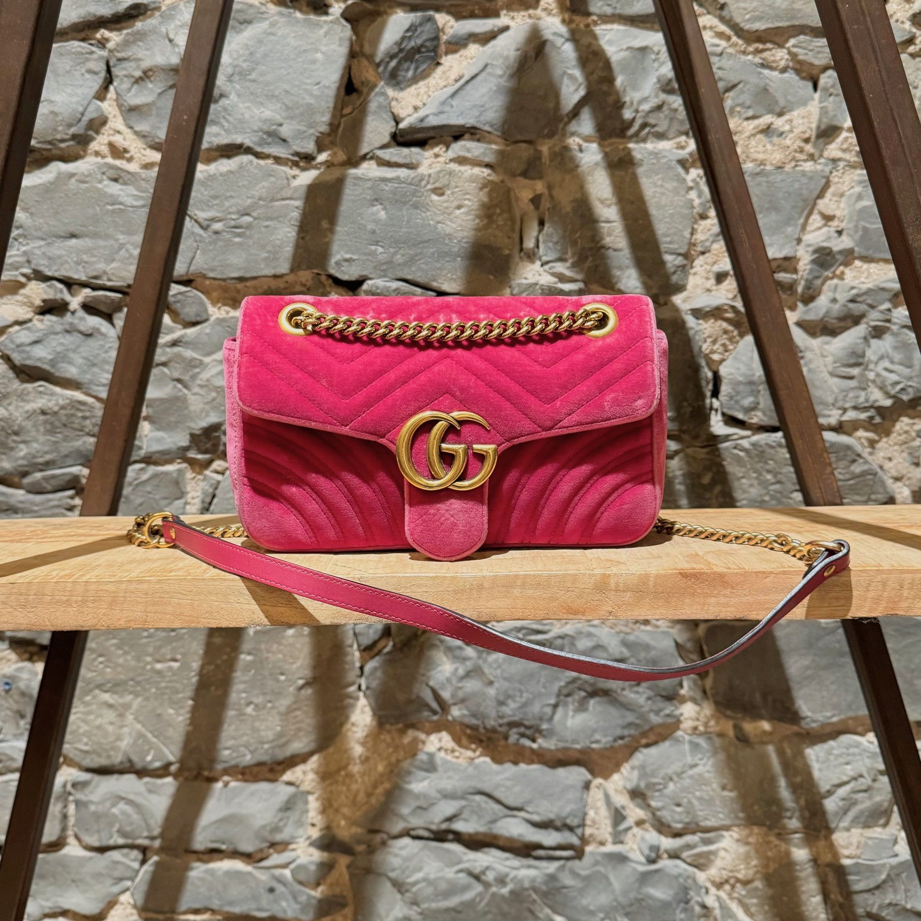 Gucci Gucci Pink Velvet Small Marmont Chain Bag Size ONE SIZE - 1 Thumbnail