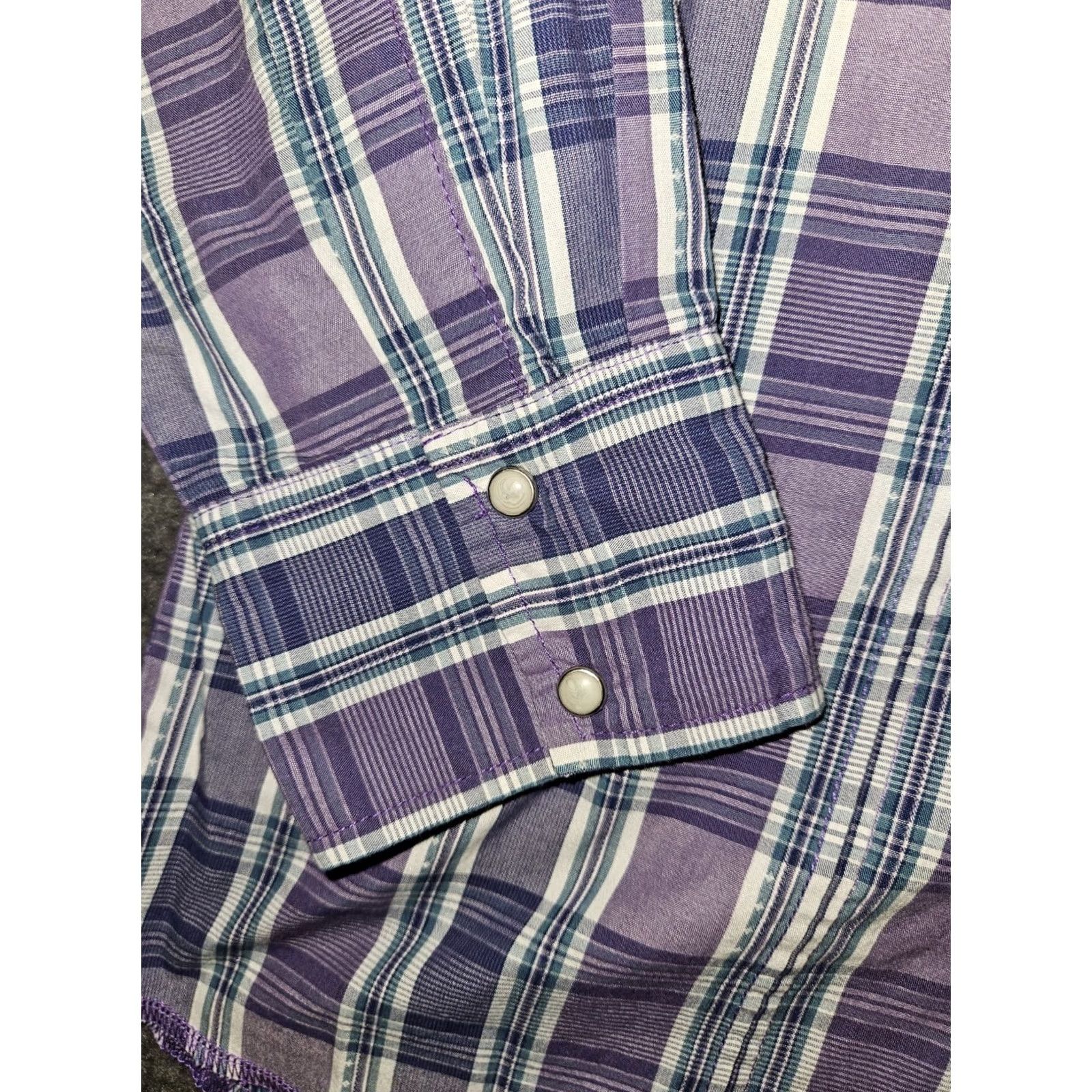 Wrangler VINTAGE Wrangler Pearl Snap Shirt Men's Large Purple Plaid Cowboy Surged Hem Size US L / EU 52-54 / 3 - 6 Thumbnail