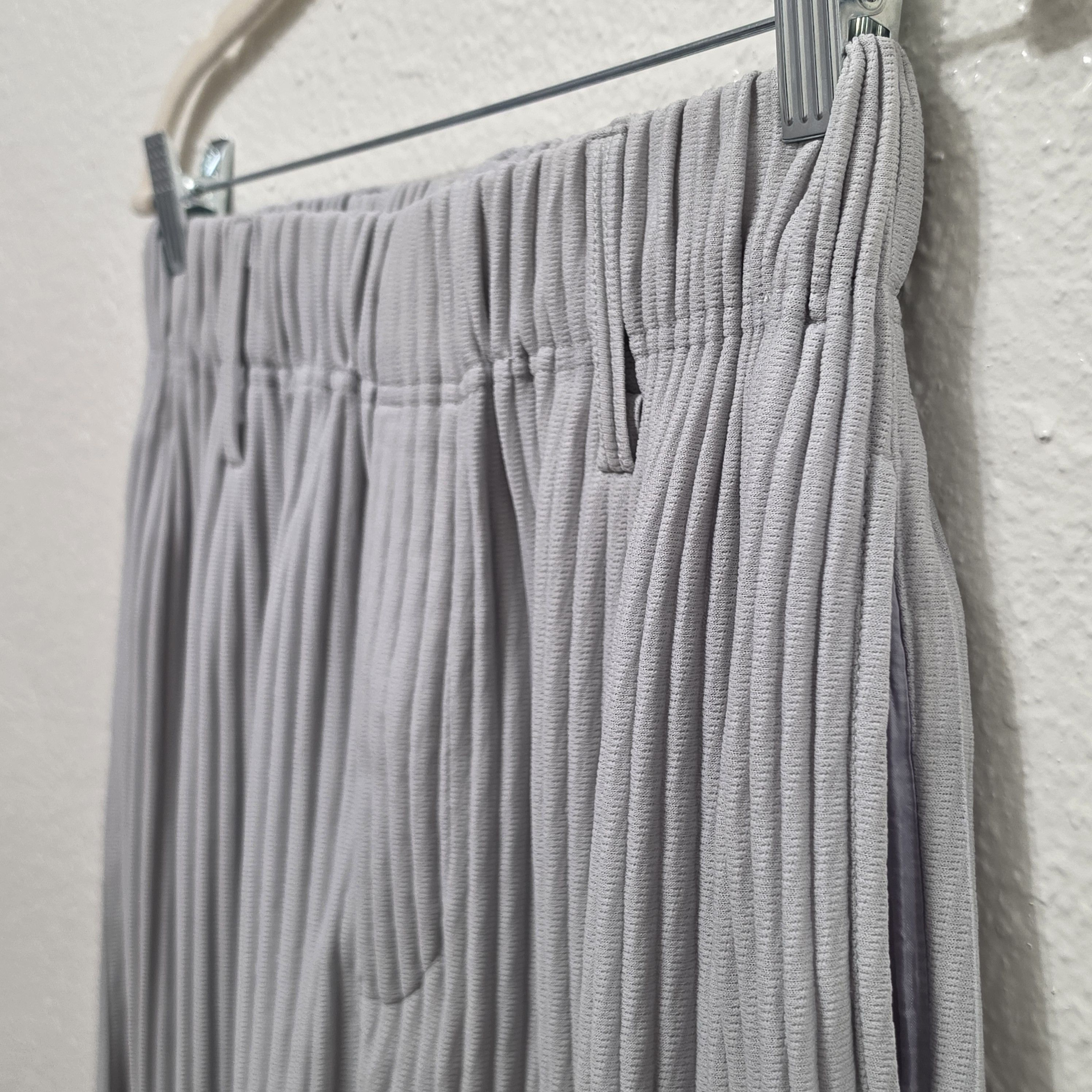 Homme Plisse Issey Miyake Pleated trousers Size US 32 / EU 48 - 3 Thumbnail