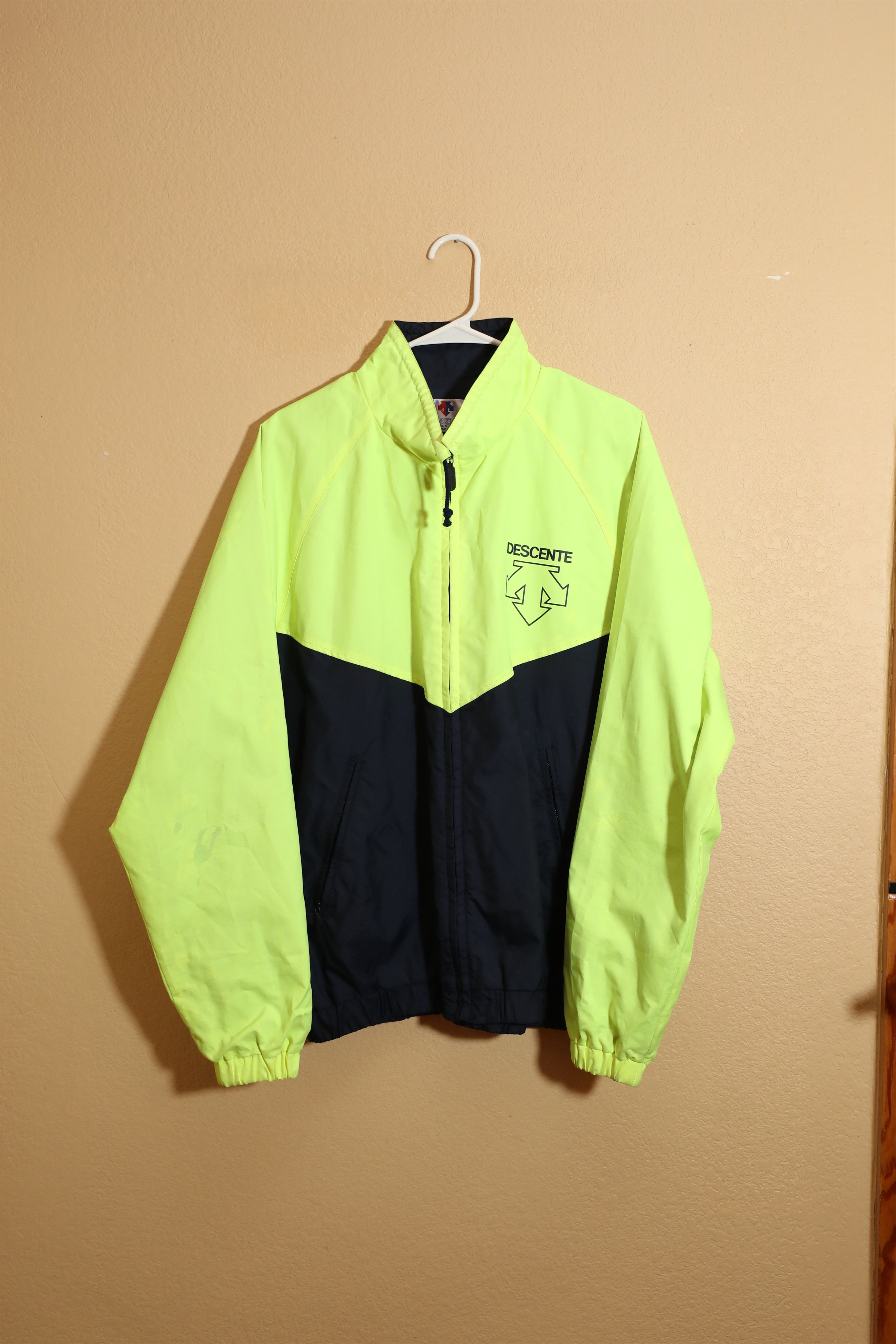 Descente Descente Zip-Up Windbreaker (XL) Size US XL / EU 56 / 4 - 1 Thumbnail