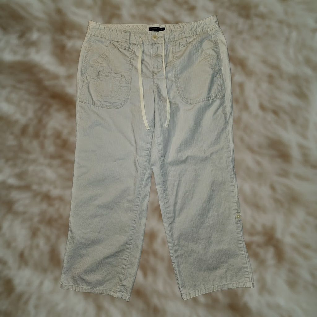 Tommy Hilfiger Tommy Hilfiger Capri Bermuda Shorts Women's 10 Ivory Roll Tab Flap Pocket Preppy Size 32" / US 10 / IT 46 - 1 Thumbnail