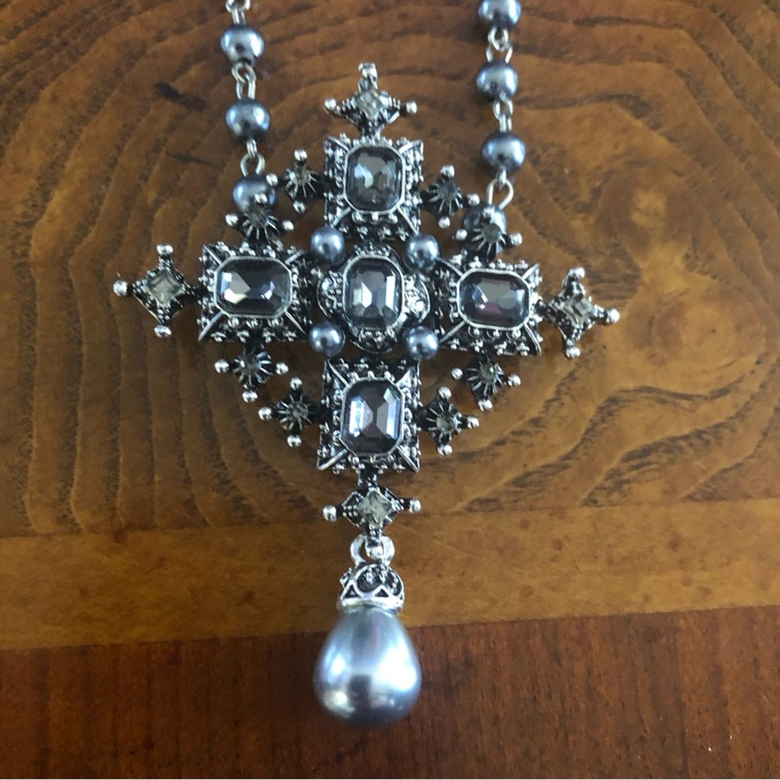 Handmade Handcrafted repurpose gray pearl & stone pendant necklace Size ONE SIZE - 10 Thumbnail