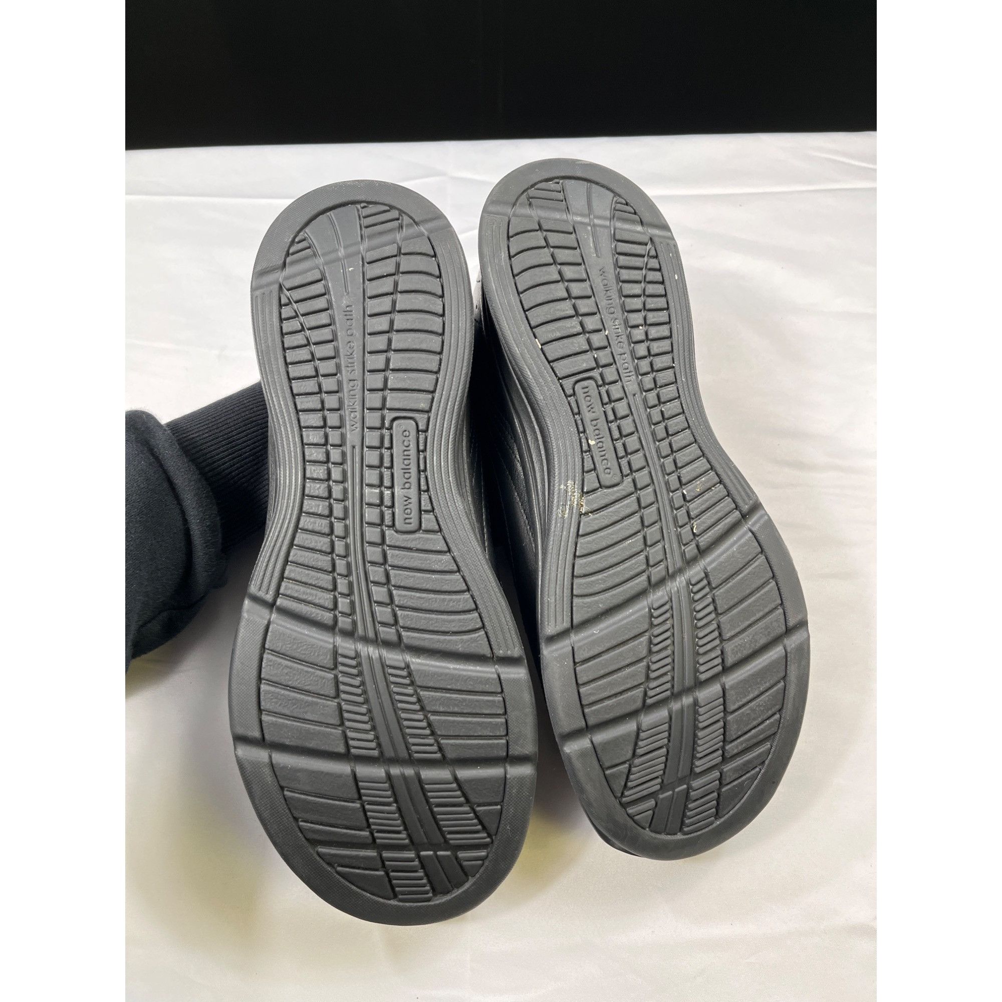 New Balance New Balance Mens 577 Black Leather Walking Shoes Size 12 SKU Size US 12 / EU 45 - 7 Thumbnail