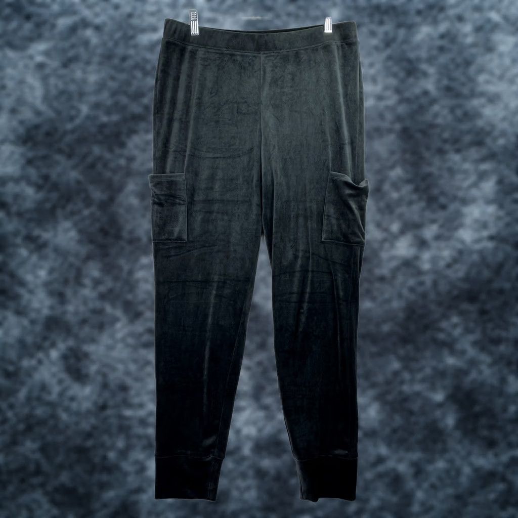 Velvet D & Co. Cargo Jogger Pants Womens M Black Athleisure Pull-On Velvet Ankle Tapered Pockets Elastic Waist Casual Jogger Style VelVel? Size 32" / US 10 / IT 46 - 1 Thumbnail