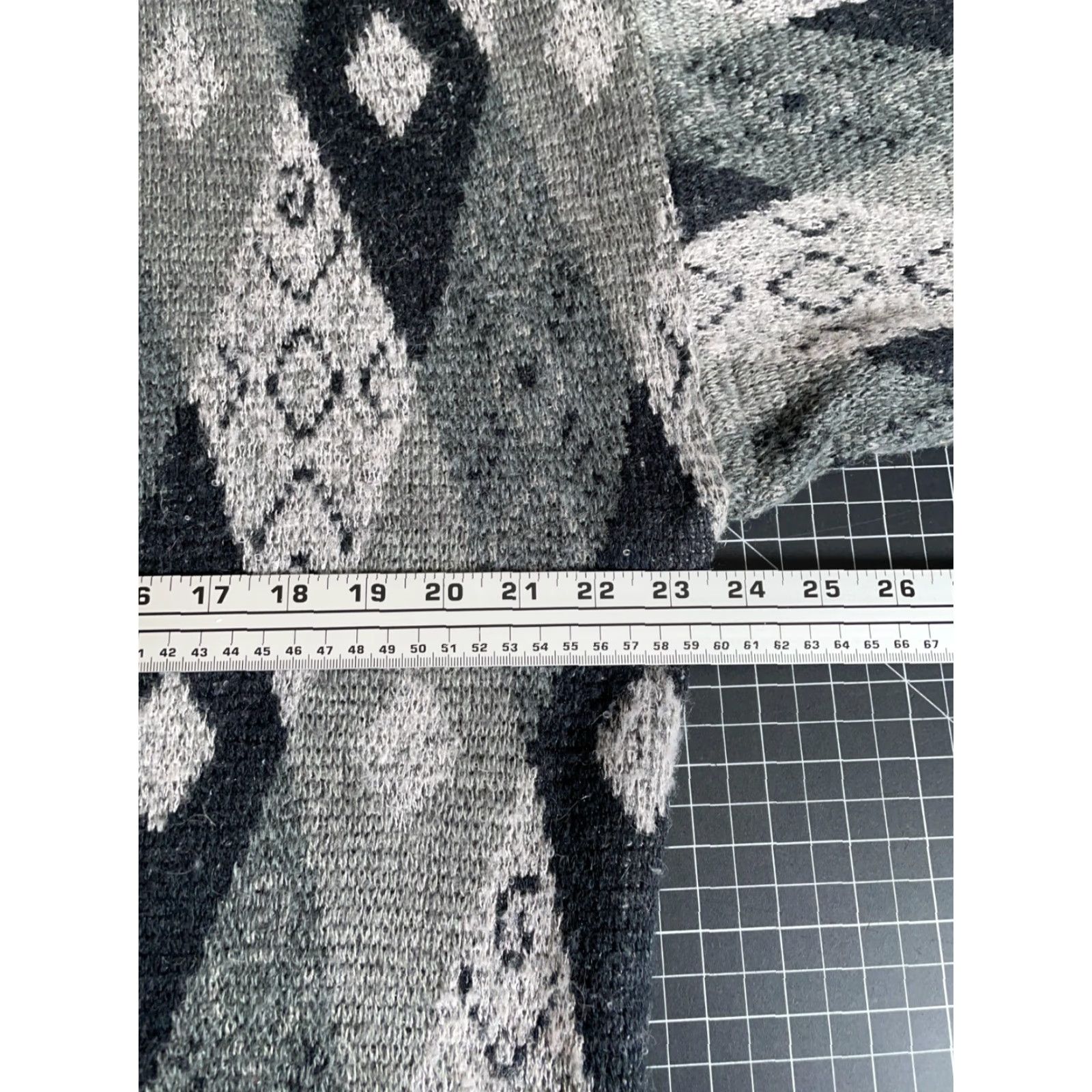 Vintage VINTAGE Brian MacNeil Sweater Men's Large Gray Diamond Pattern Fuzzy Wool Blend Knit Pullover Crew Neck Casual 90s Mens Size US L / EU 52-54 / 3 - 5 Thumbnail