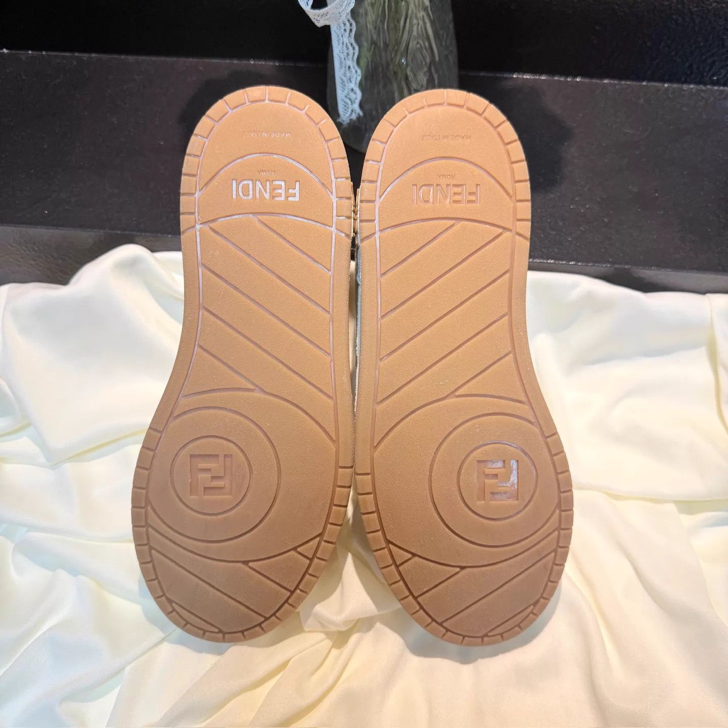 Fendi Fendi Off-White F Print Match Sneaker 36 99New nh3052 Size US 5.5 / IT 35.5 - 6 Thumbnail