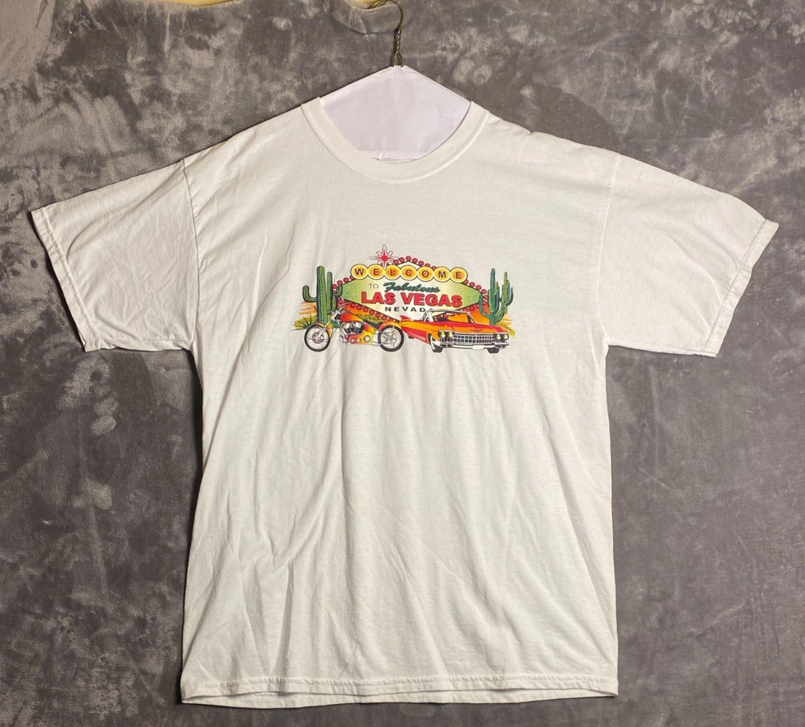 Gildan Gildan Mens Welcome To Fabulous LV, NV Wht T-shirt Sz L (B3) Size US L / EU 52-54 / 3 - 1 Thumbnail