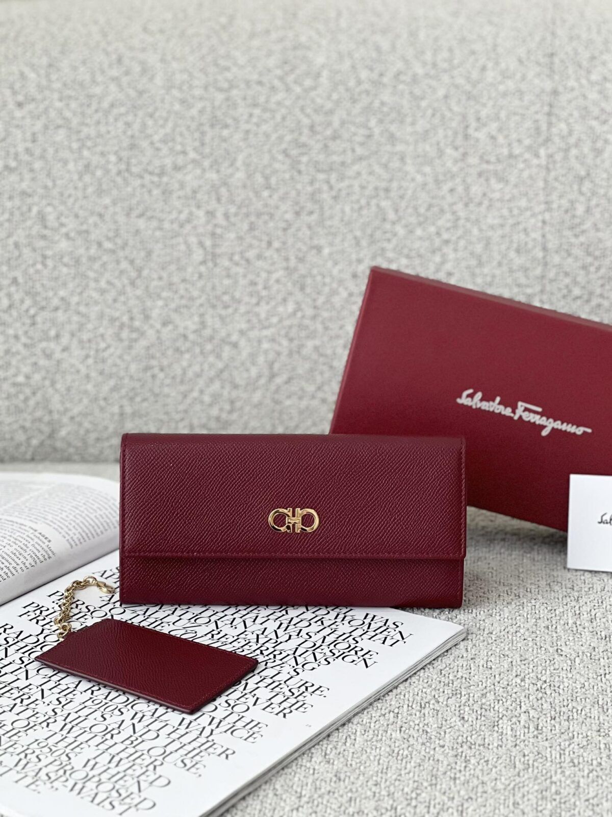 Salvatore Ferragamo o1s1rm0924 Size: OS / Long Leather Wallet in Red Size ONE SIZE - 1 Thumbnail