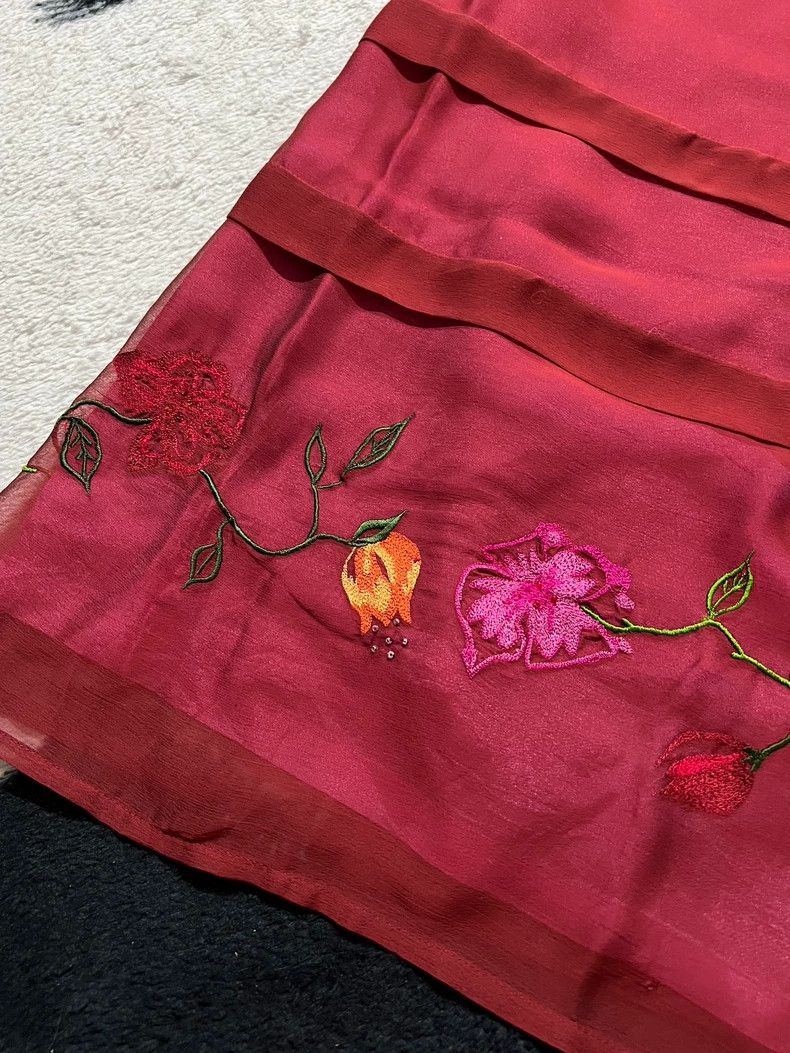 Kenzo KENZO A piece of gauze embroidered flowers with a glossy s Size 26" / US 2 / IT 38 - 3 Thumbnail