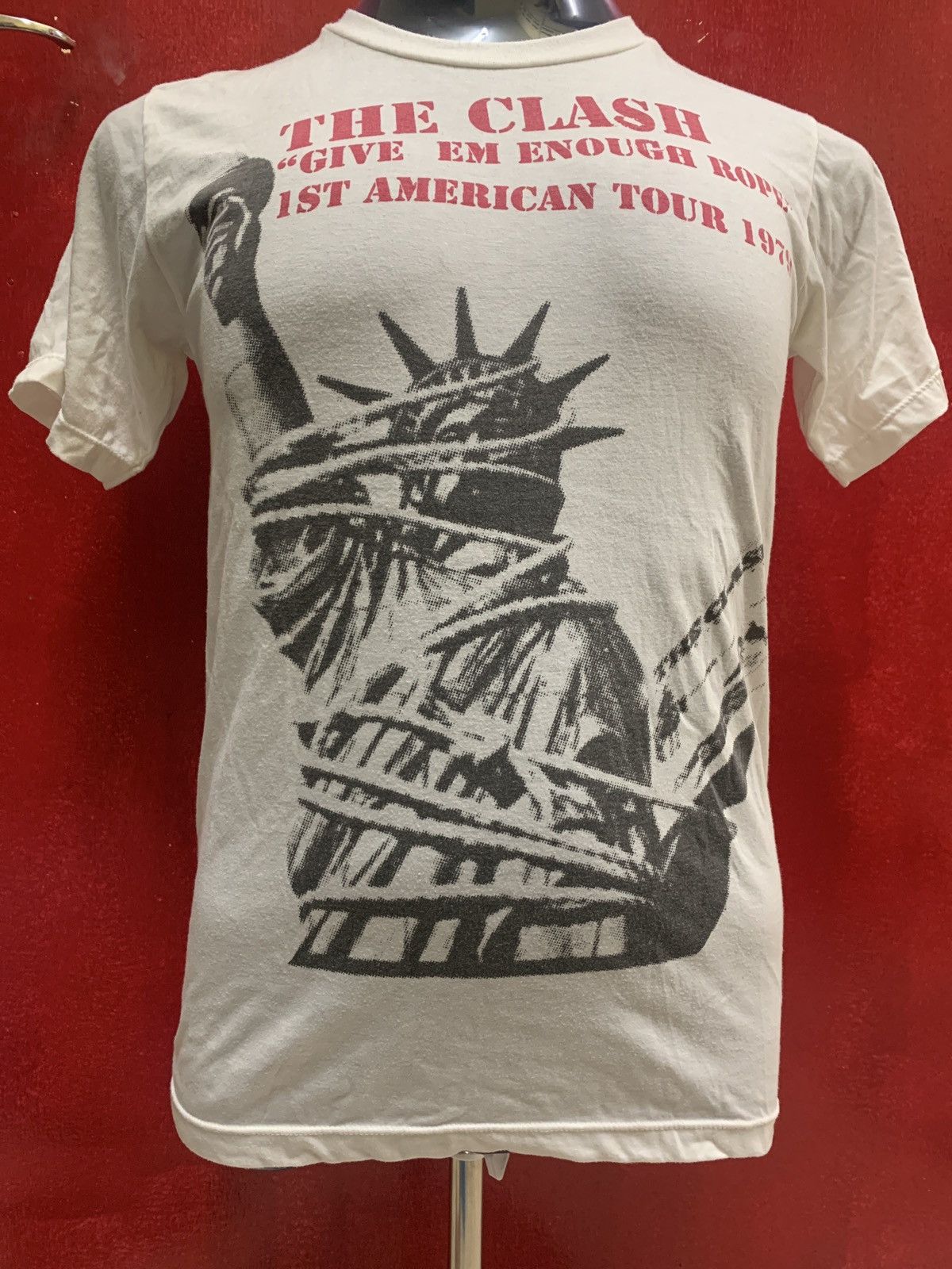 Band Tees Vintage The Clash Liberty Tshirt Band Tour 1979 Size US S / EU 44-46 / 1 - 1 Thumbnail