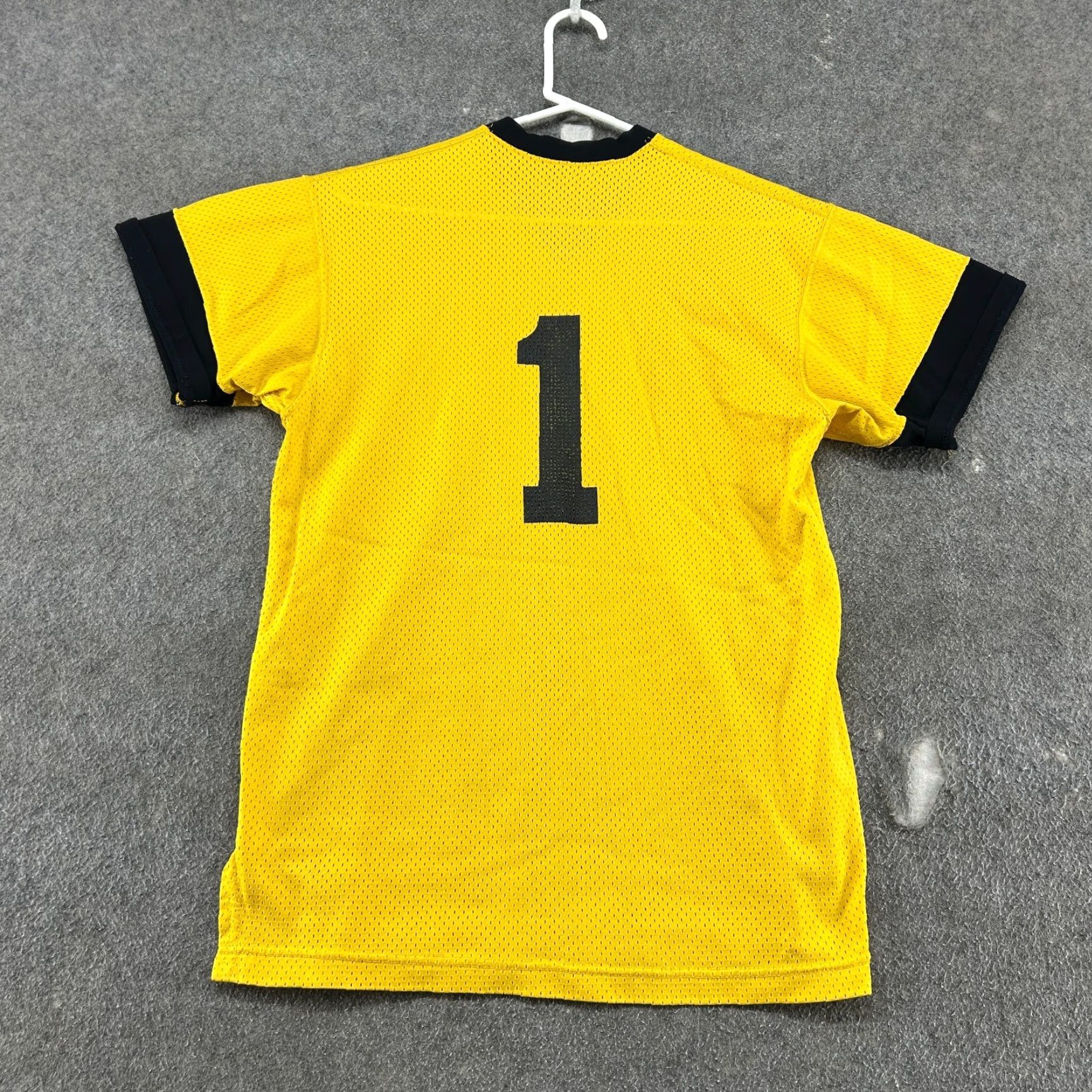 Vintage VINTAGE Powers Jersey T-Shirt Mens L Yellow 70s 90s Graphic Print Jersey Short Sleeve V-Neck Cle Elum Washington Shirt Size US L / EU 52-54 / 3 - 4 Thumbnail