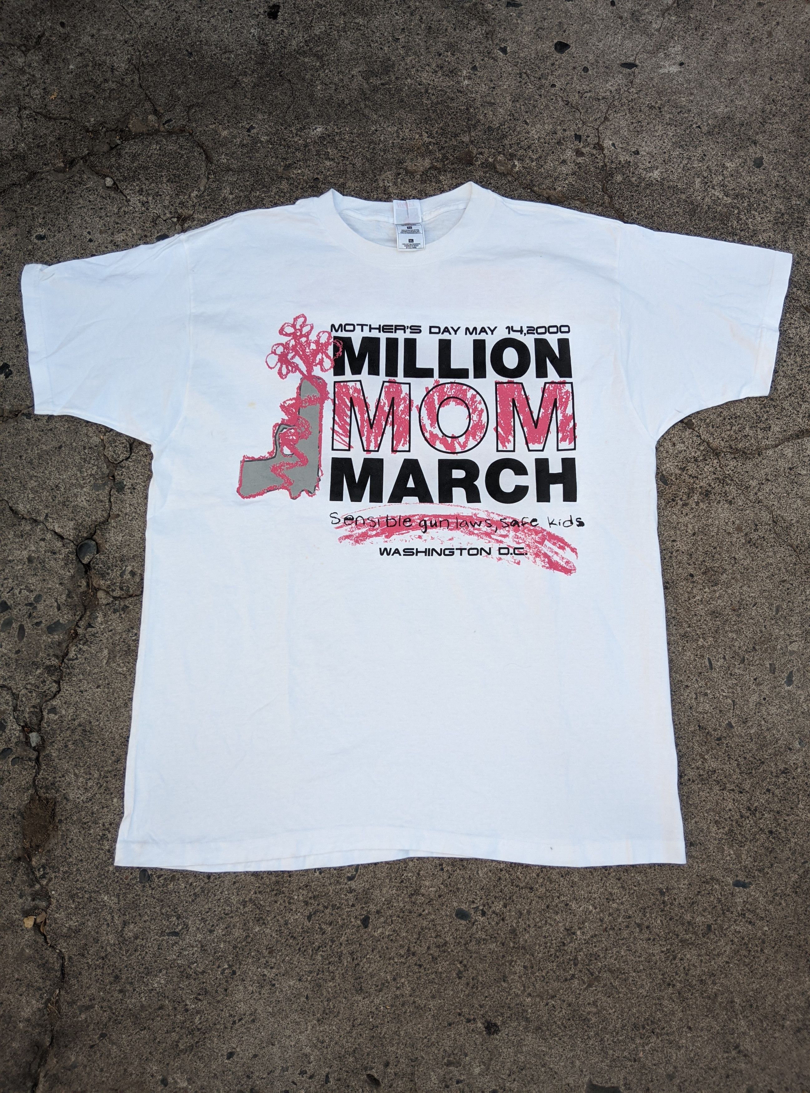 Vintage Vintage 90s Moms against guns day t shirt Size US XL / EU 56 / 4 - 2 Thumbnail