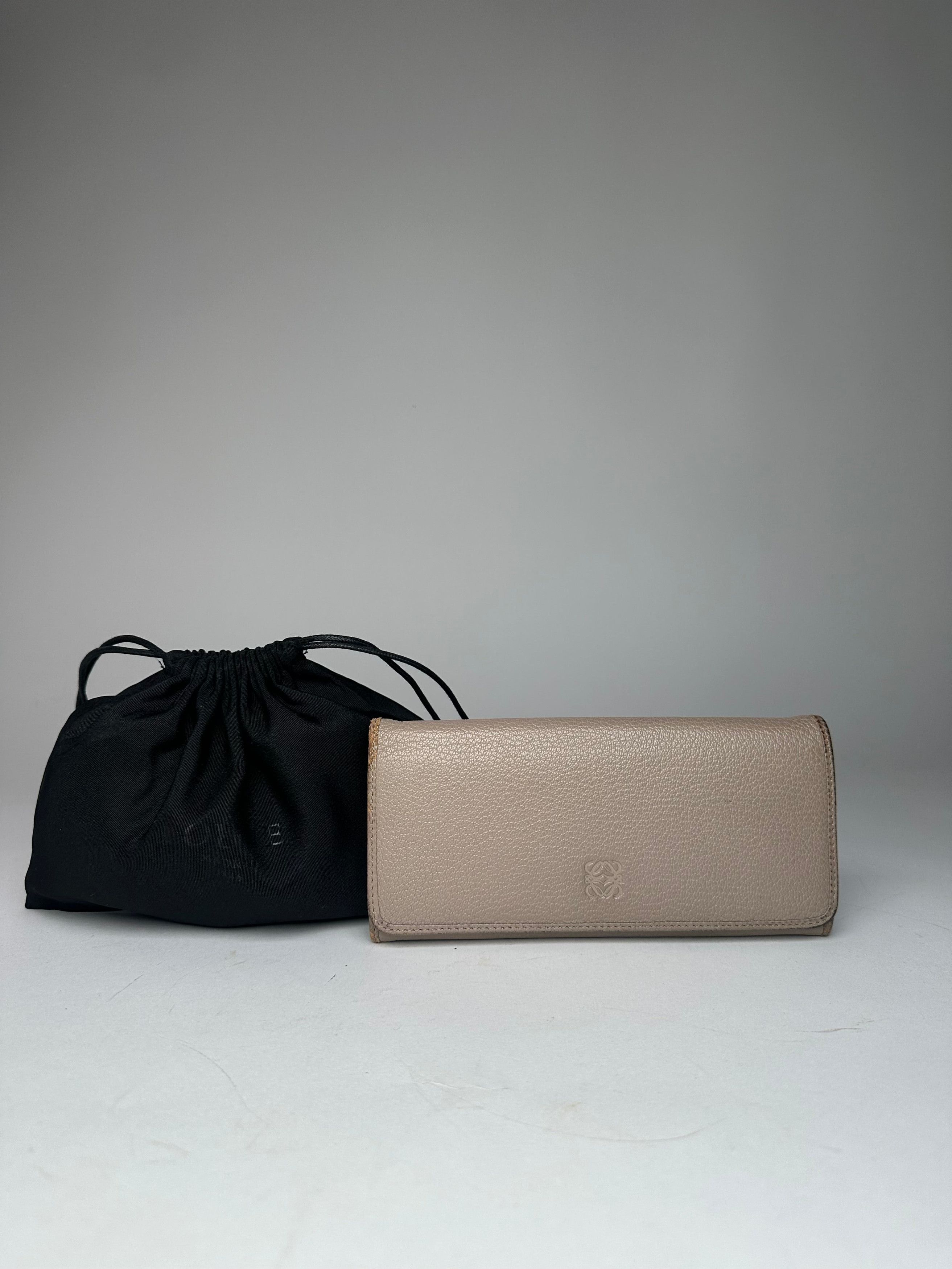 Loewe Vintage Leather Long Wallet Beige Size ONE SIZE - 1 Thumbnail
