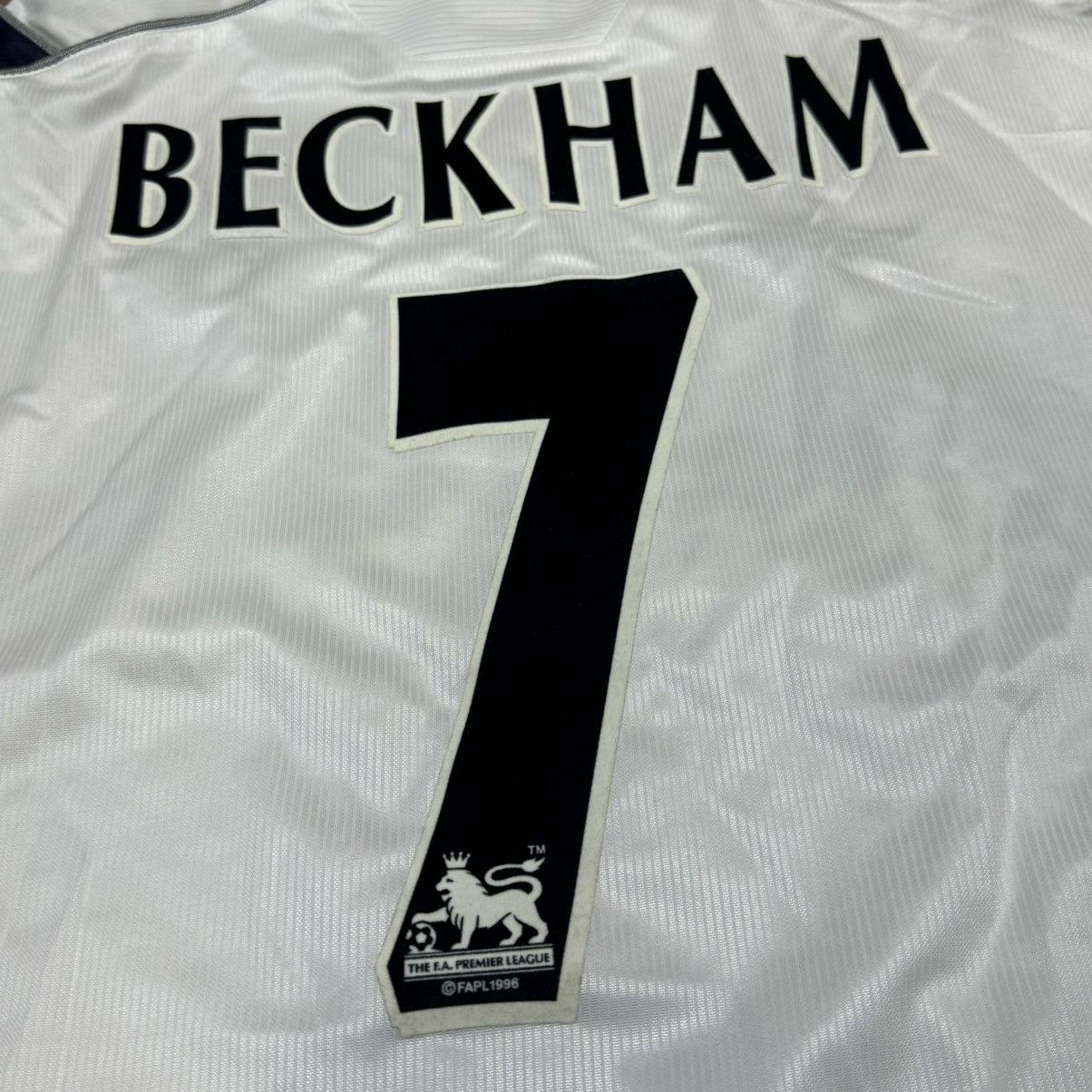 Umbro Manchester united 00/01 away shirt #7 Beckham Size US M / EU 48-50 / 2 - 4 Thumbnail