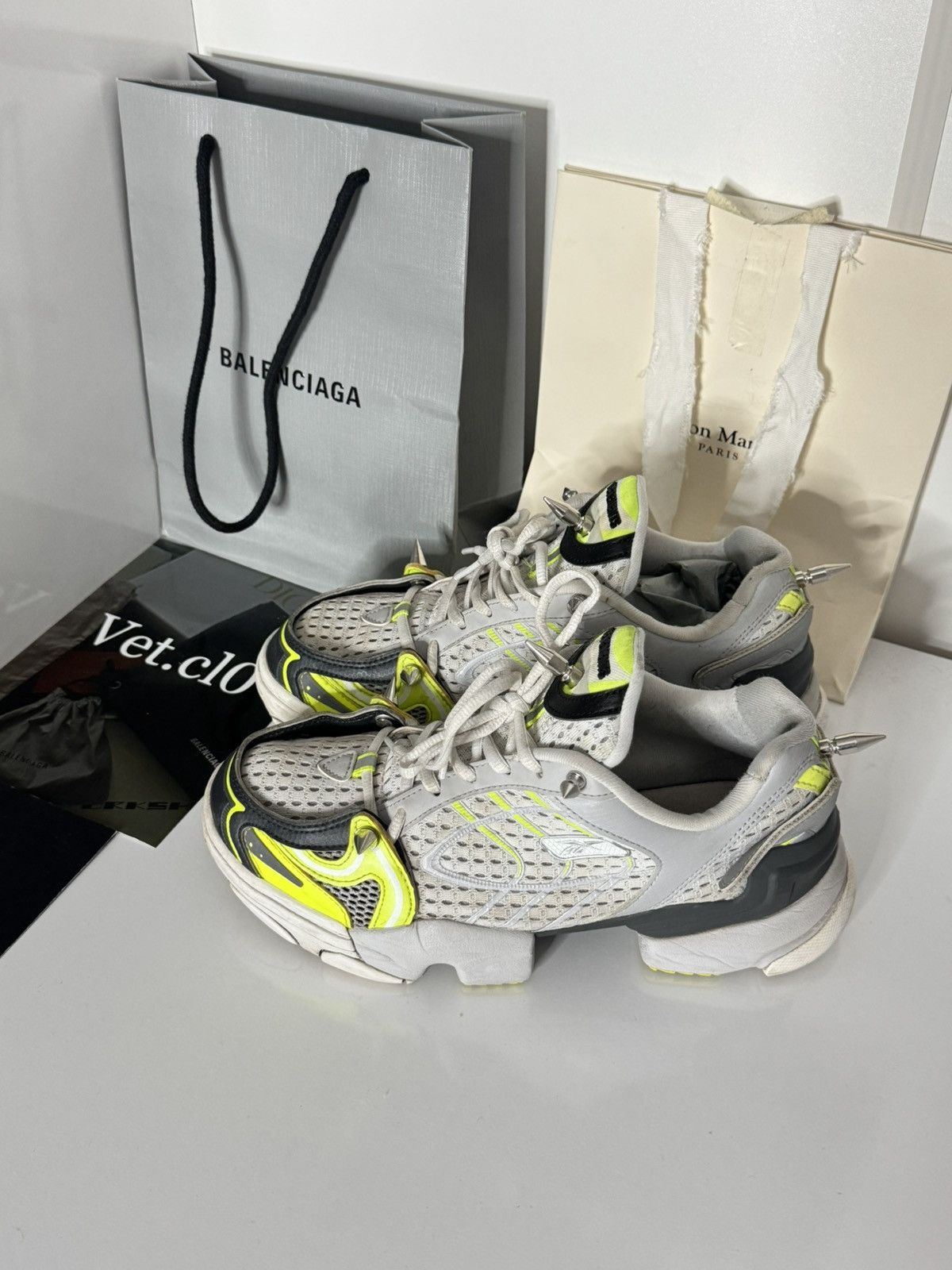 Vetements ✅ Vetements White Green Spike Runner 400 38.5 Snackers Size US 8.5 / IT 38.5 - 1 Thumbnail