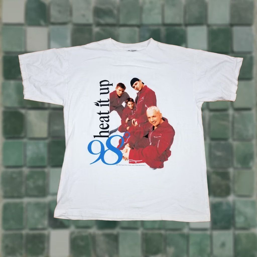 Vintage VINTAGE 1998 98 DEGREE HEAT IT UP ROCK TOUR BAND T-SHIRT XLARGE White Cotton Short Sleeve Round Neck Men T-Shirt Retro Rock USA Size US XL / EU 56 / 4 - 1 Thumbnail