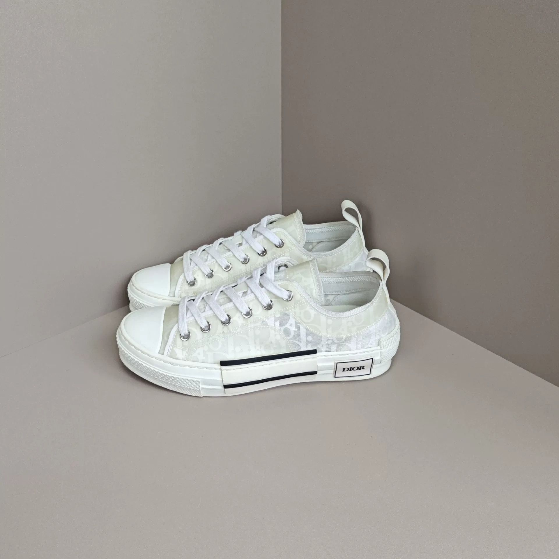 Dior Dior Lowtop Sneakers us_7 Women Size US 7 / IT 37 - 1 Thumbnail