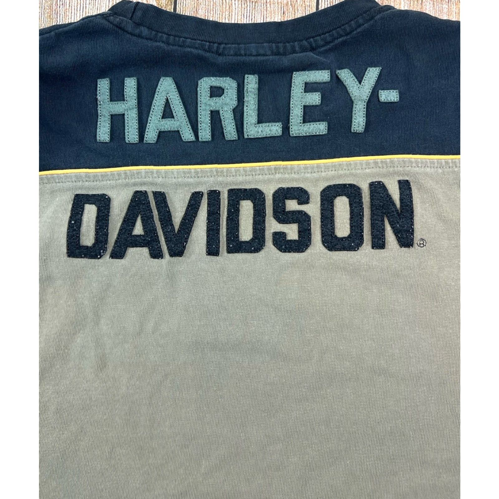 Harley Davidson **Harley Davidson Logo XL Black Heavyweight Longsleeve T-Shirt** User: **Harley Davidson Logo Black XL Heavyweight Longsleeve T-Shirt** Size US XL / EU 56 / 4 - 8 Thumbnail