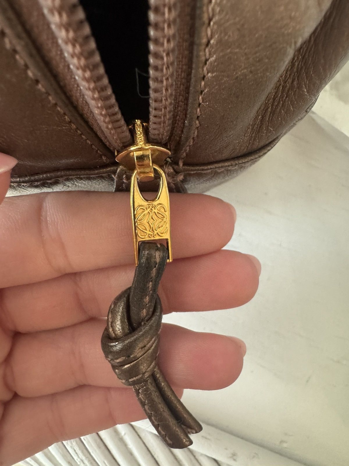 Loewe Loewe Mini Top Handle Bag – Bronze leather Size ONE SIZE - 14 Thumbnail