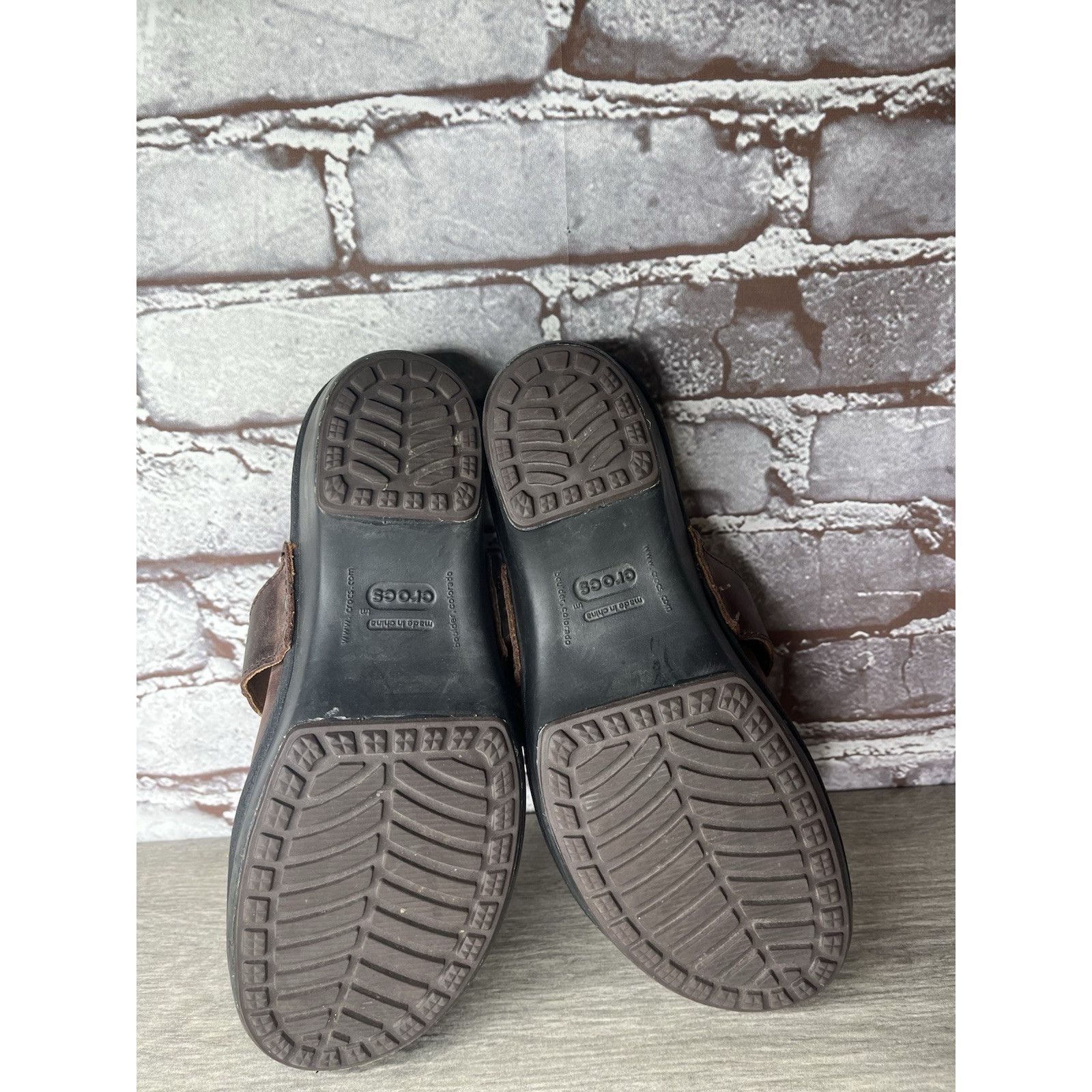 Crocs CROCS COBBLER Brown Leather Brass Buckle Heel Clogs Shoes Wo Size US 7 / IT 37 - 18 Thumbnail