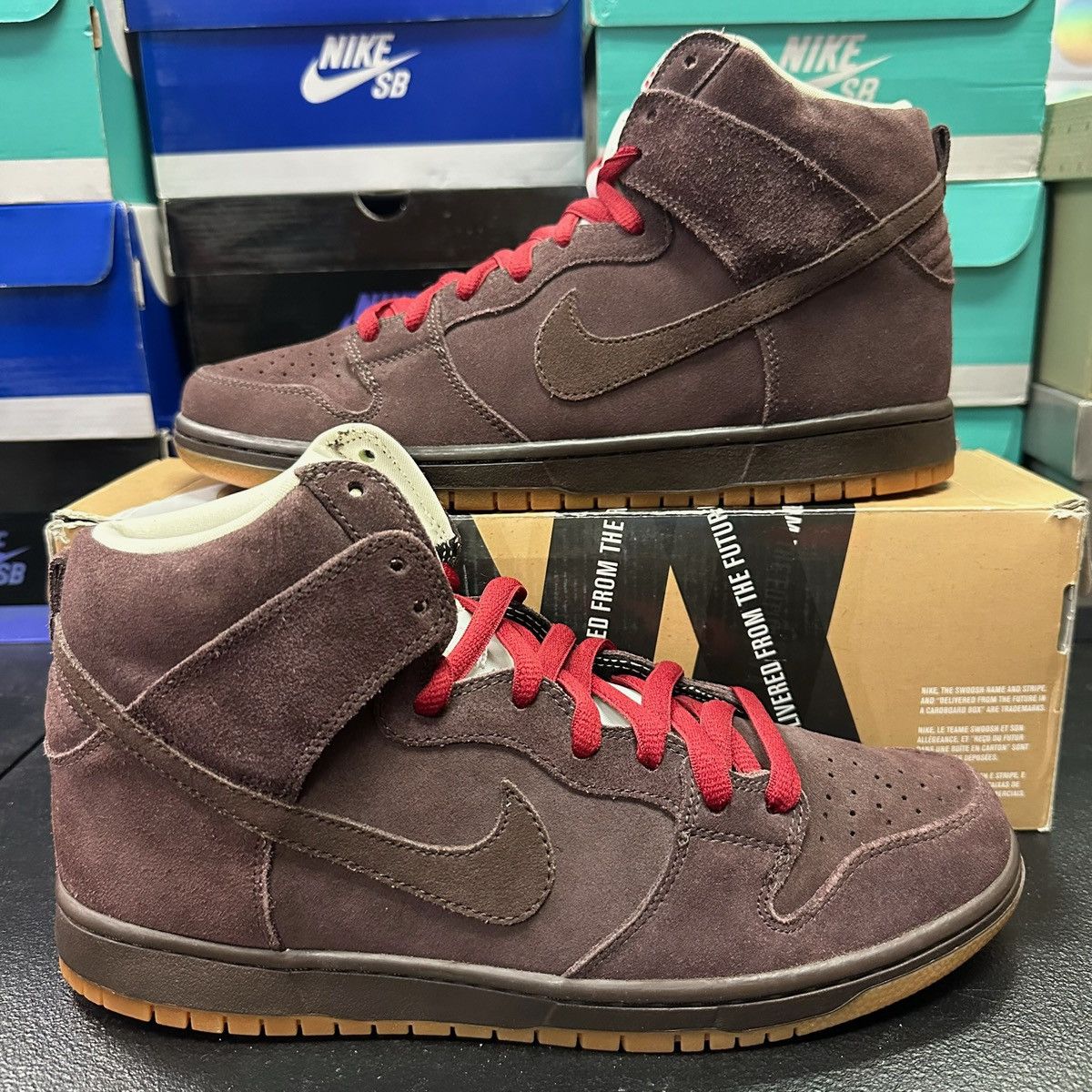Nike Size 10.5 - Nike SB Dunk High Pro 'Budweiser' 305050-220 Size US 10.5 / EU 43-44 - 1 Thumbnail
