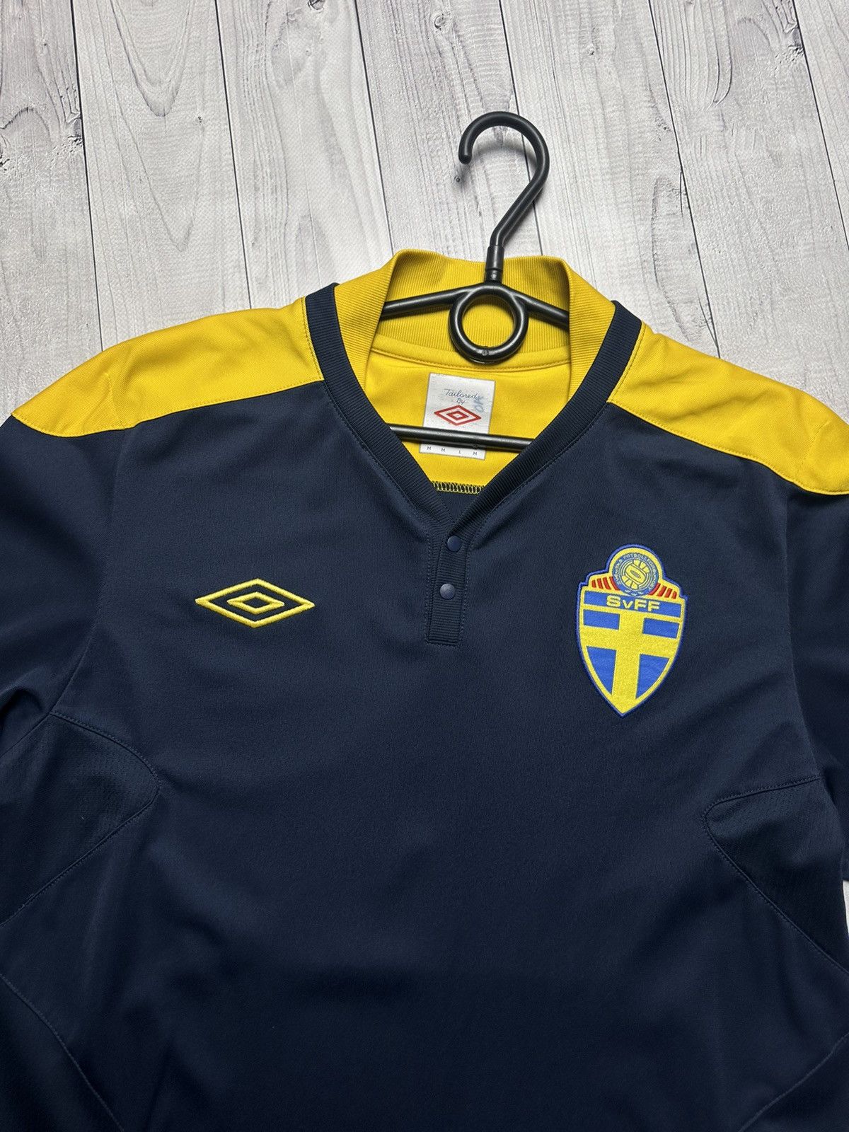 Umbro × Vintage Vintage Umbro Sweden soccer tee jersey size M Size US M / EU 48-50 / 2 - 2 Thumbnail