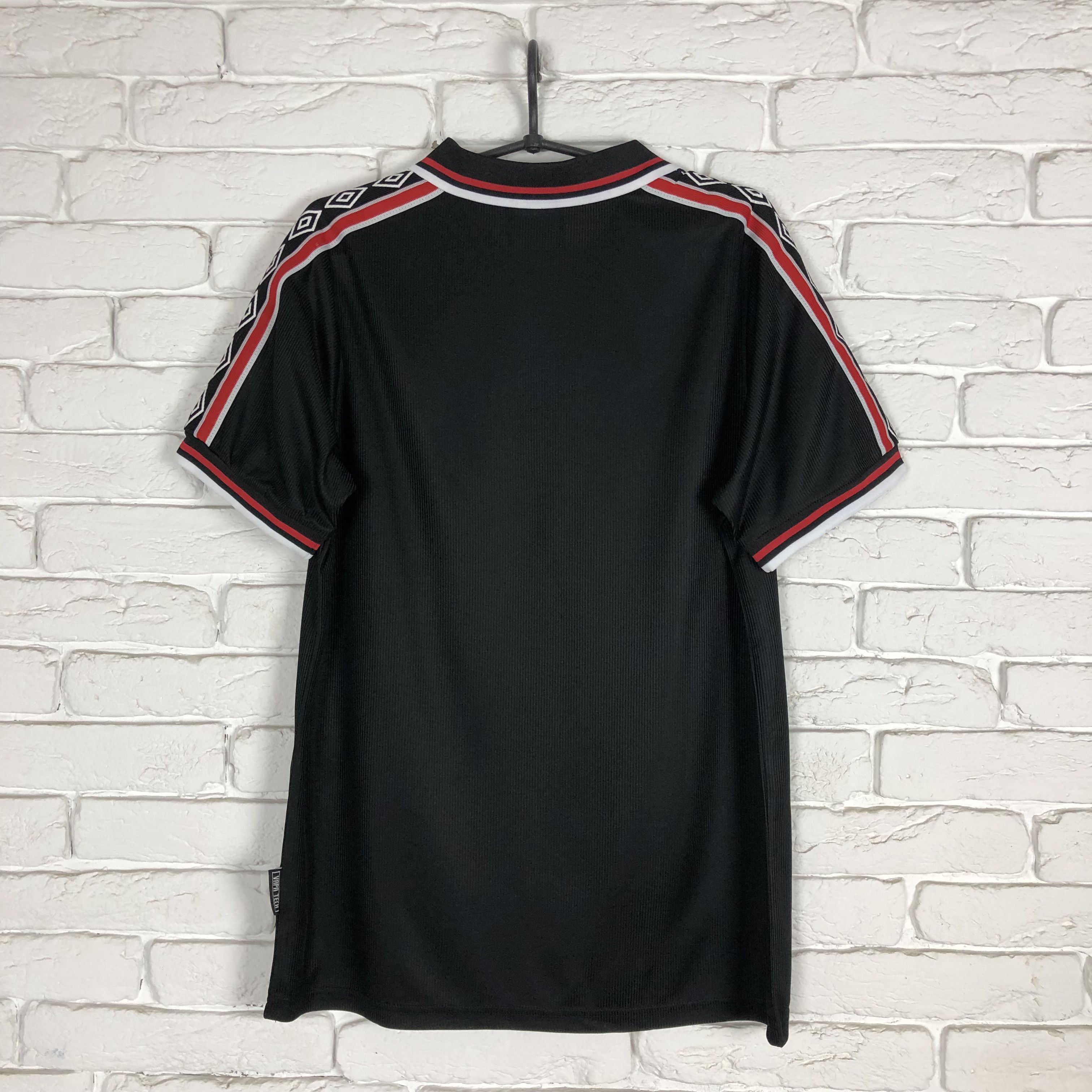 Umbro Retro copy Manchester United 1998 1999 special soccer jersey Size US L / EU 52-54 / 3 - 5 Thumbnail