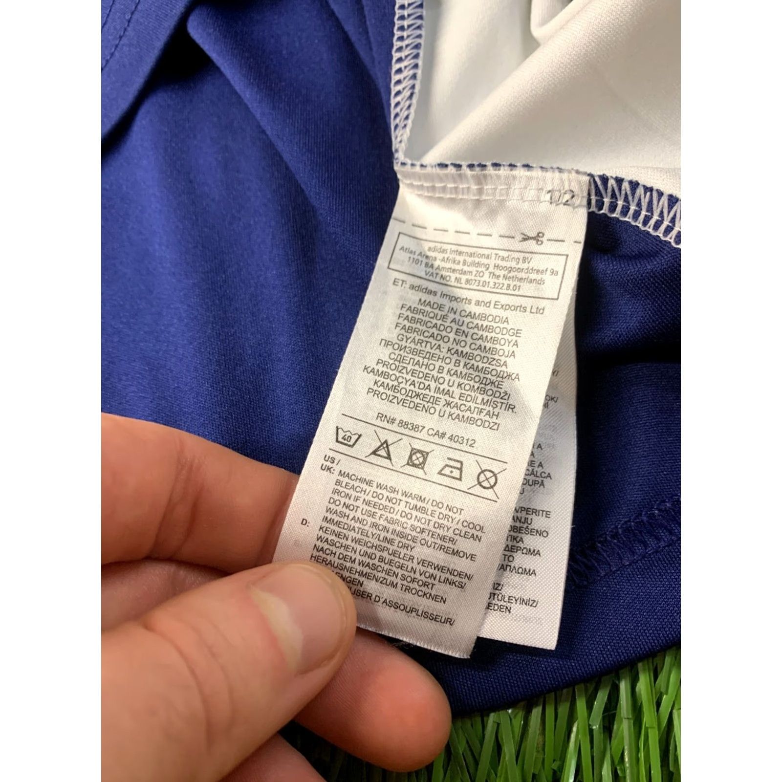 Adidas ADIDAS PERFORMANCE FOOTBALL SHIRT S Navy Blue and White 100% Polyester (Recycled) Vintage No Men Short Sleeve 2018 Size US S / EU 44-46 / 1 - 7 Thumbnail