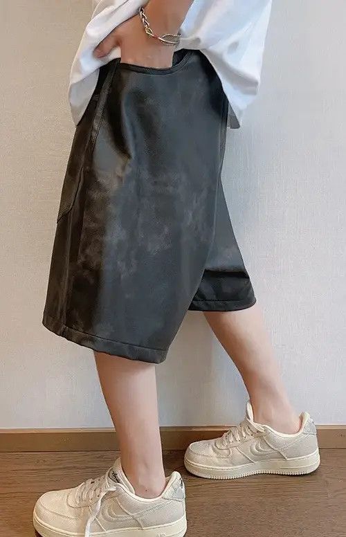 Japanese Brand Avant garde reverse front fade pu leather loose baggy shorts Size US 32 / EU 48 - 4 Thumbnail