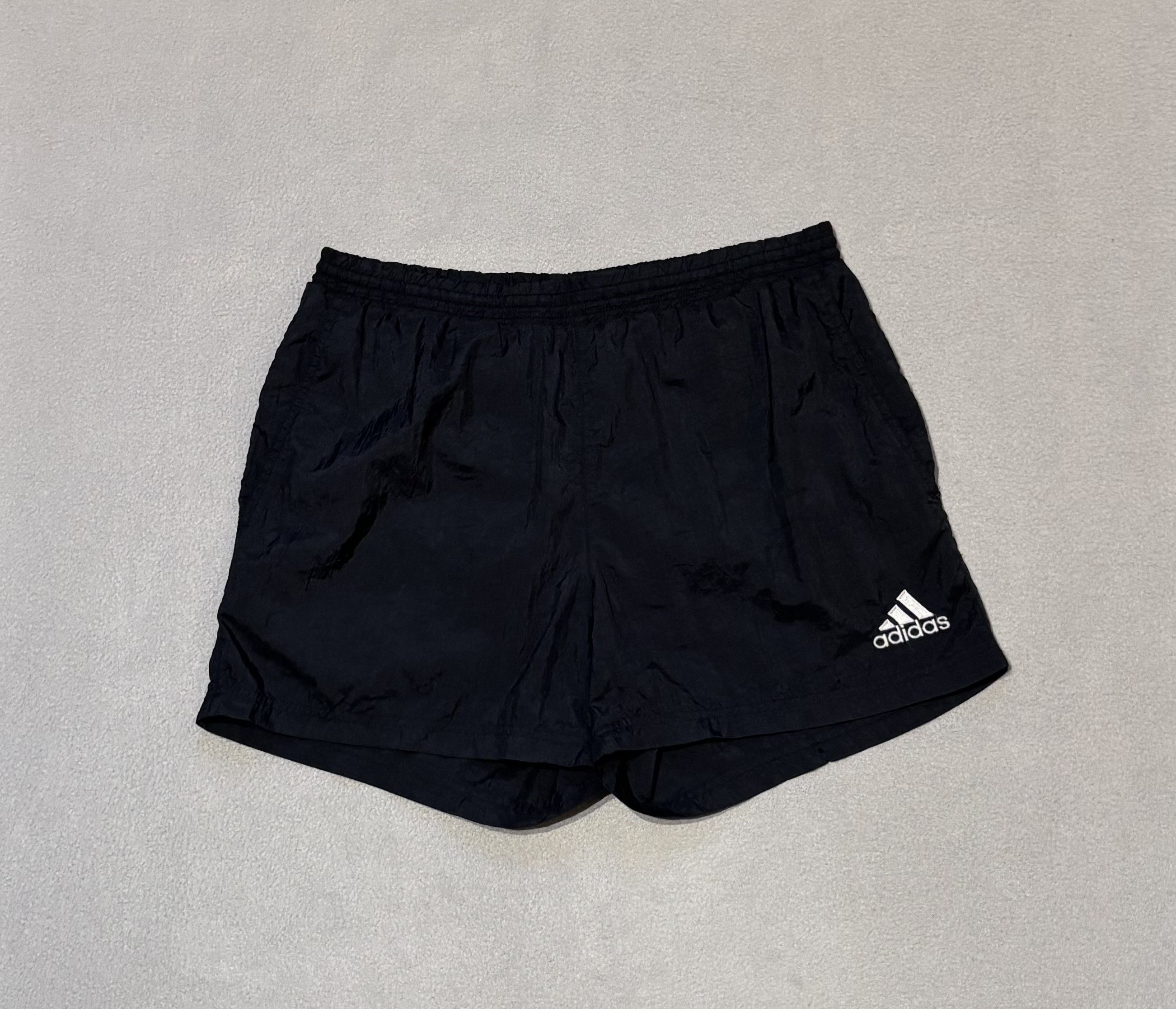 Adidas Adidas vintage sports shorts size S Size US 30 / EU 46 - 1 Thumbnail