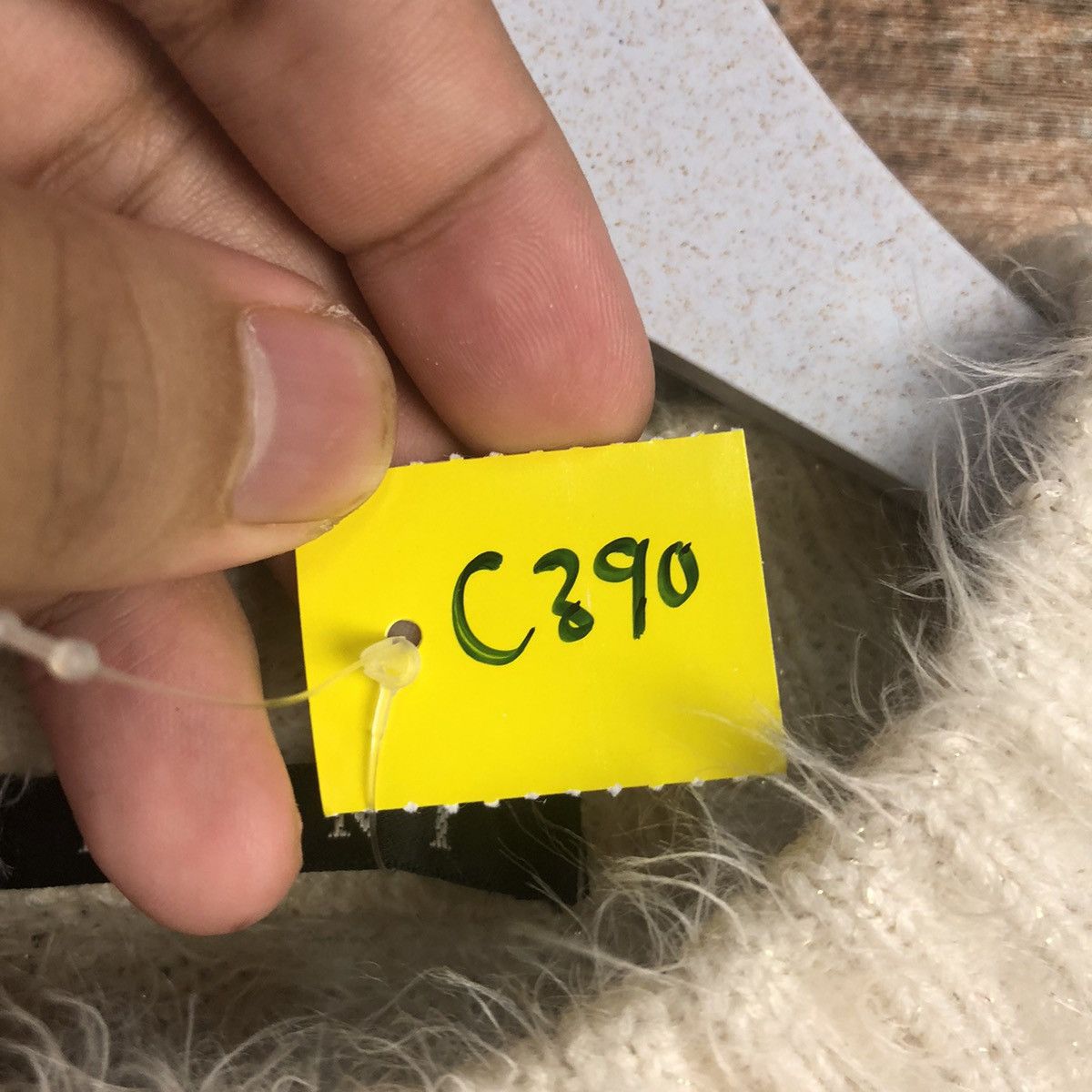 Vintage DL Ingni White shaggy fur Mohair Knitwear #C390 Size S / US 4 / IT 40 - 10 Thumbnail