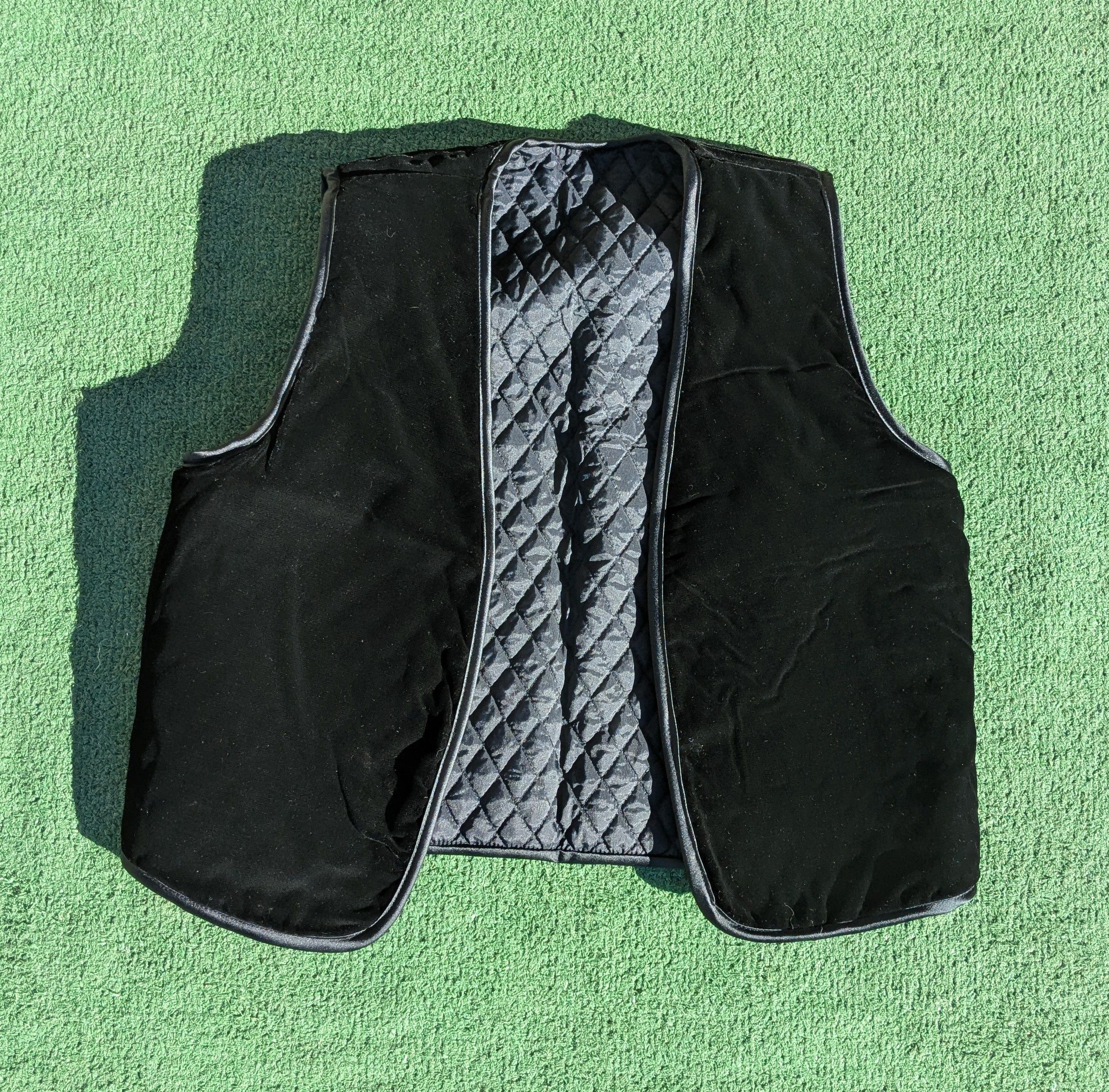 Other Classic Reversible Velvet/Quilted Vest Design Top Size US S / EU 44-46 / 1 - 9 Thumbnail