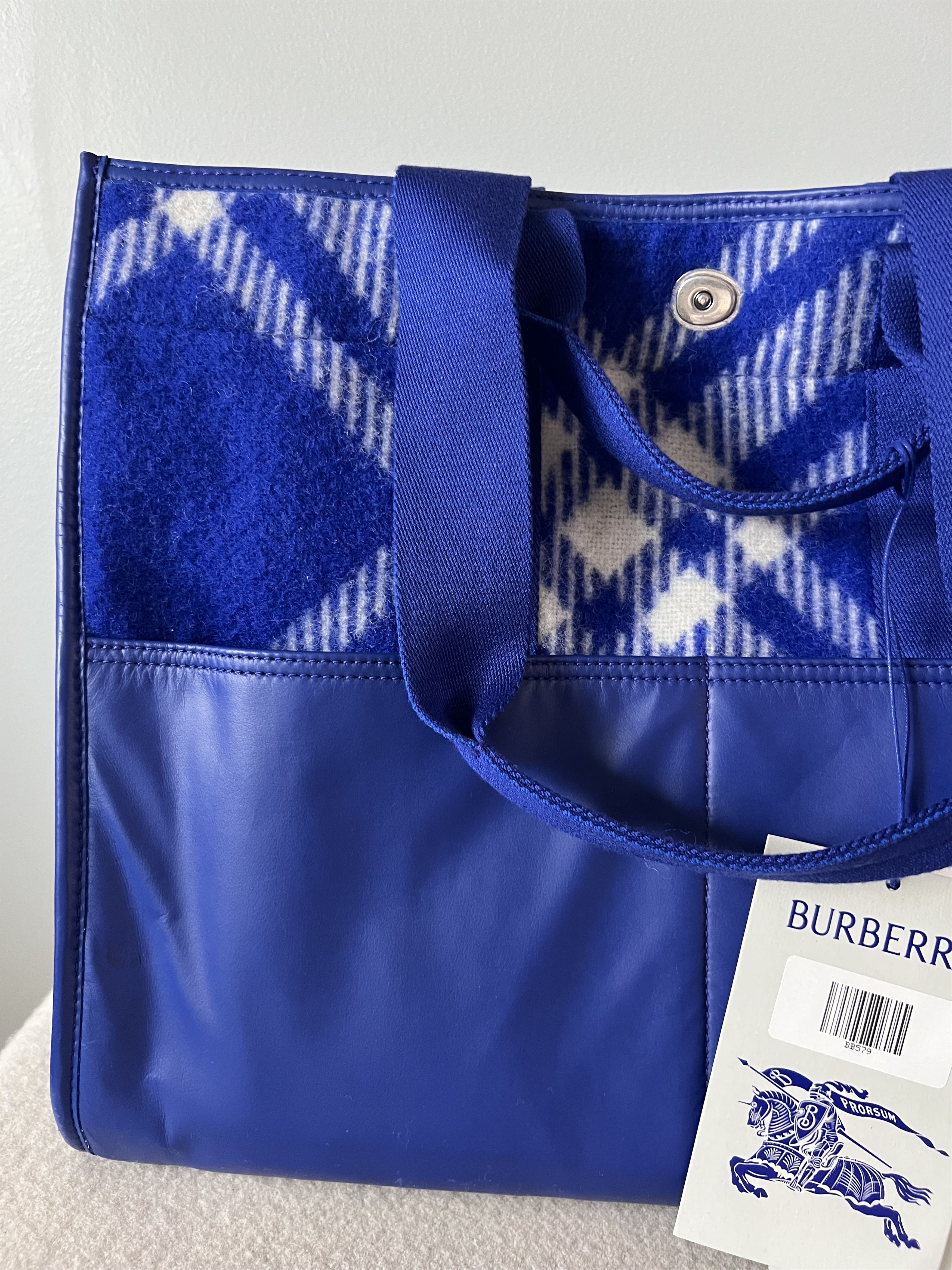 Burberry Burberry XL Check Shopper Tote Bag in Blue Leather Wool Size ONE SIZE - 2 Thumbnail