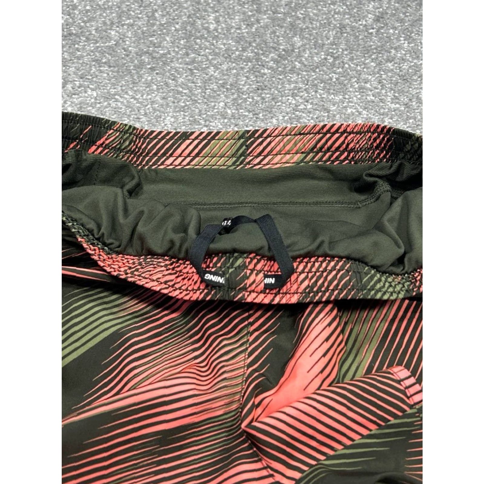 Nike Nike Shorts Womens Small Drifit Pink Green Lightweight Running 3.5" Size 28" / US 6 / IT 42 - 3 Thumbnail