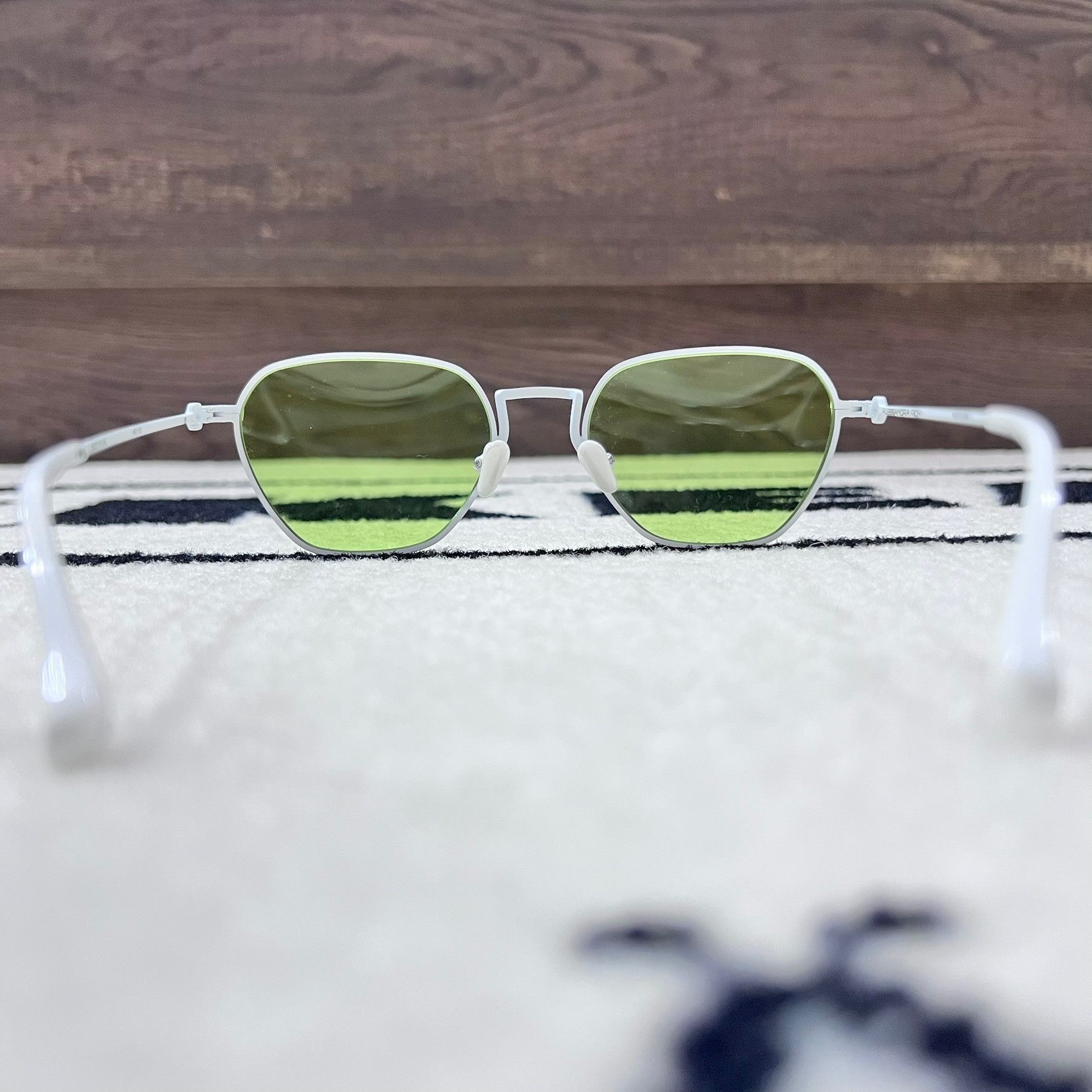 Linda Farrow Alessandra Rich Linda Farrow Heart White Chain Sunglasses Size ONE SIZE - 7 Thumbnail