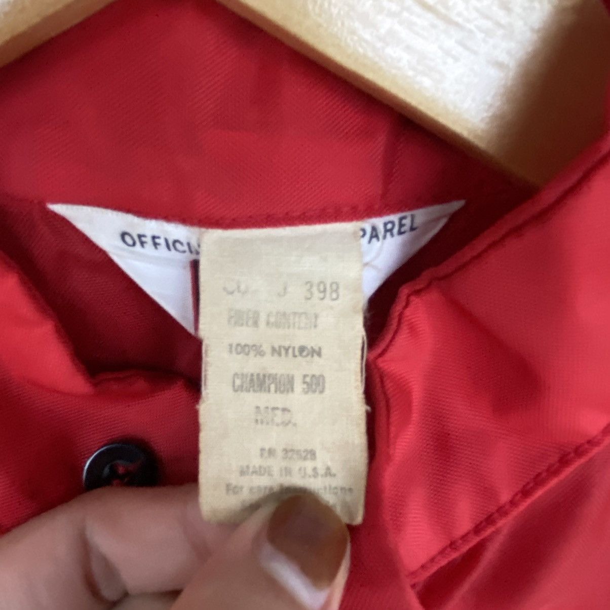 Other Vintage Champion Windbreaker Jacket With Black Accents SizeL Size US L / EU 52-54 / 3 - 6 Thumbnail