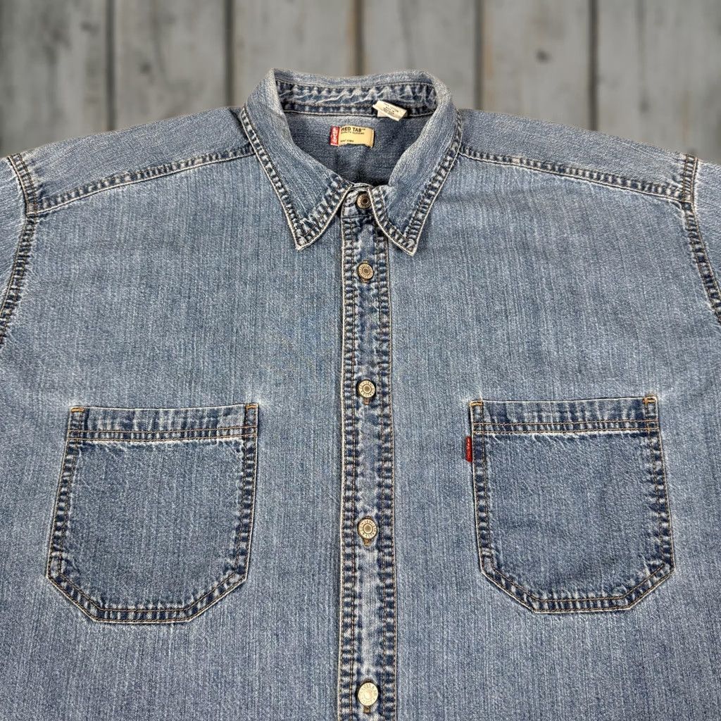 Levi's VINTAGE Levi's Shirt Mens XL Blue Denim Jean Metal Button Up Western Cowboy Work Size US XL / EU 56 / 4 - 1 Thumbnail