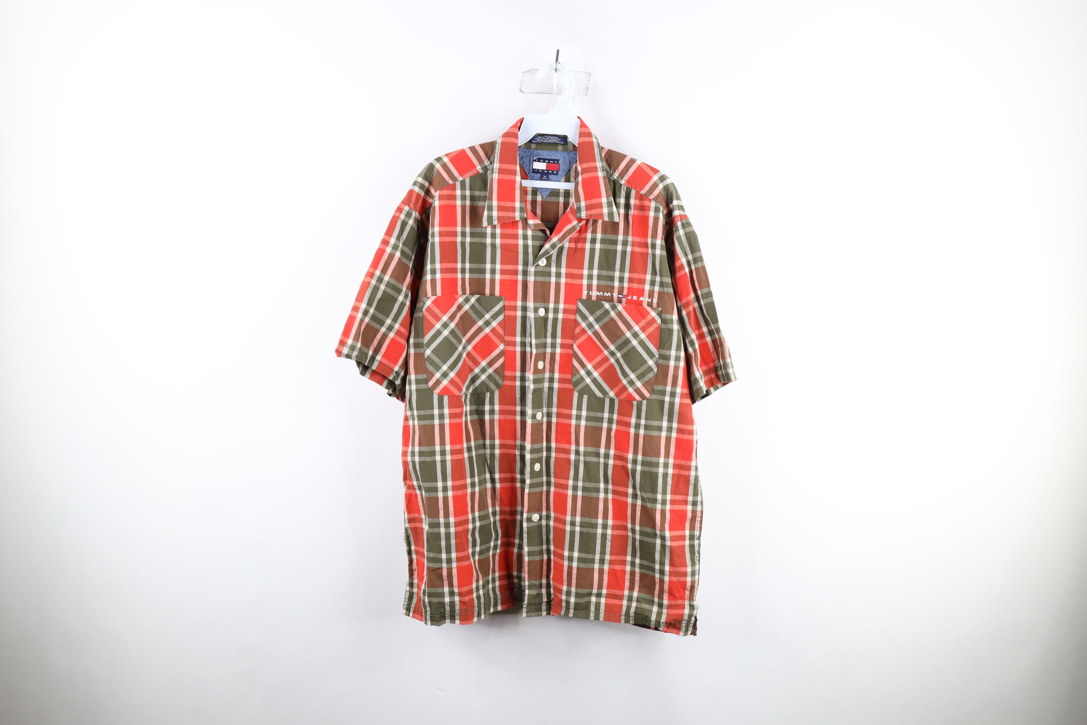 Vintage Vintage 90s Tommy Hilfiger Out Short Sleeve Button Shirt