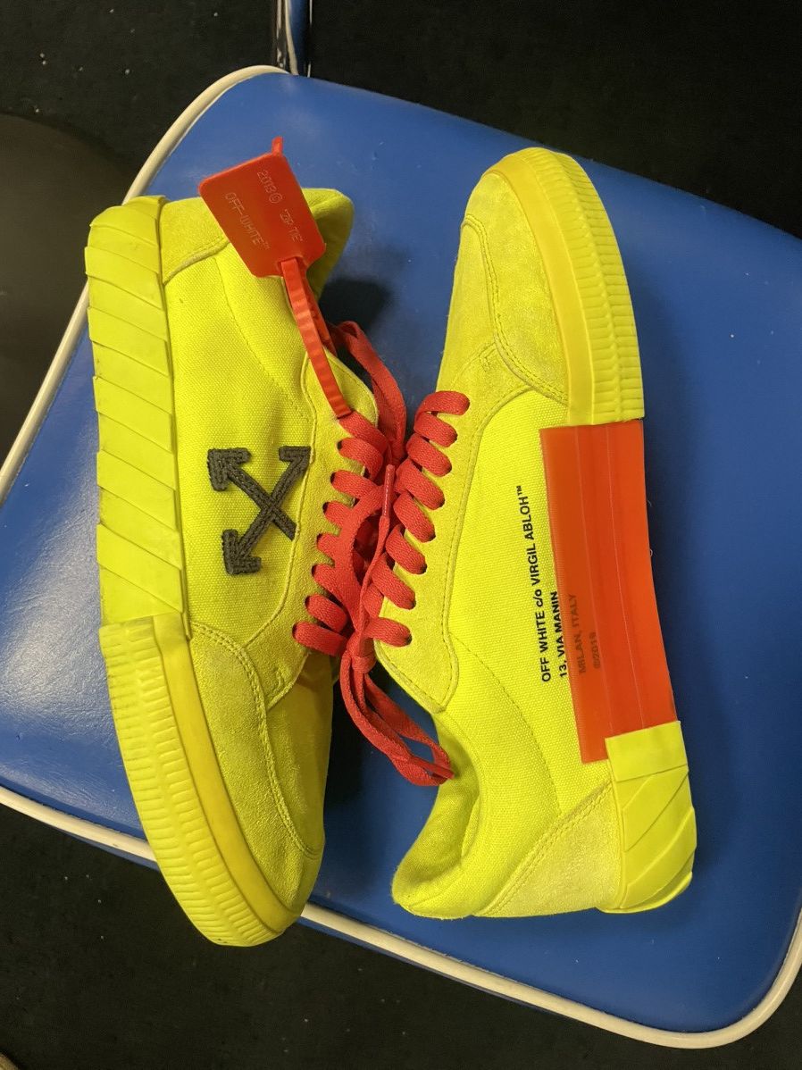 Off-White Off-White Vulc Low 'Fluo Yellow' Size US 11 / EU 44 - 2 Thumbnail