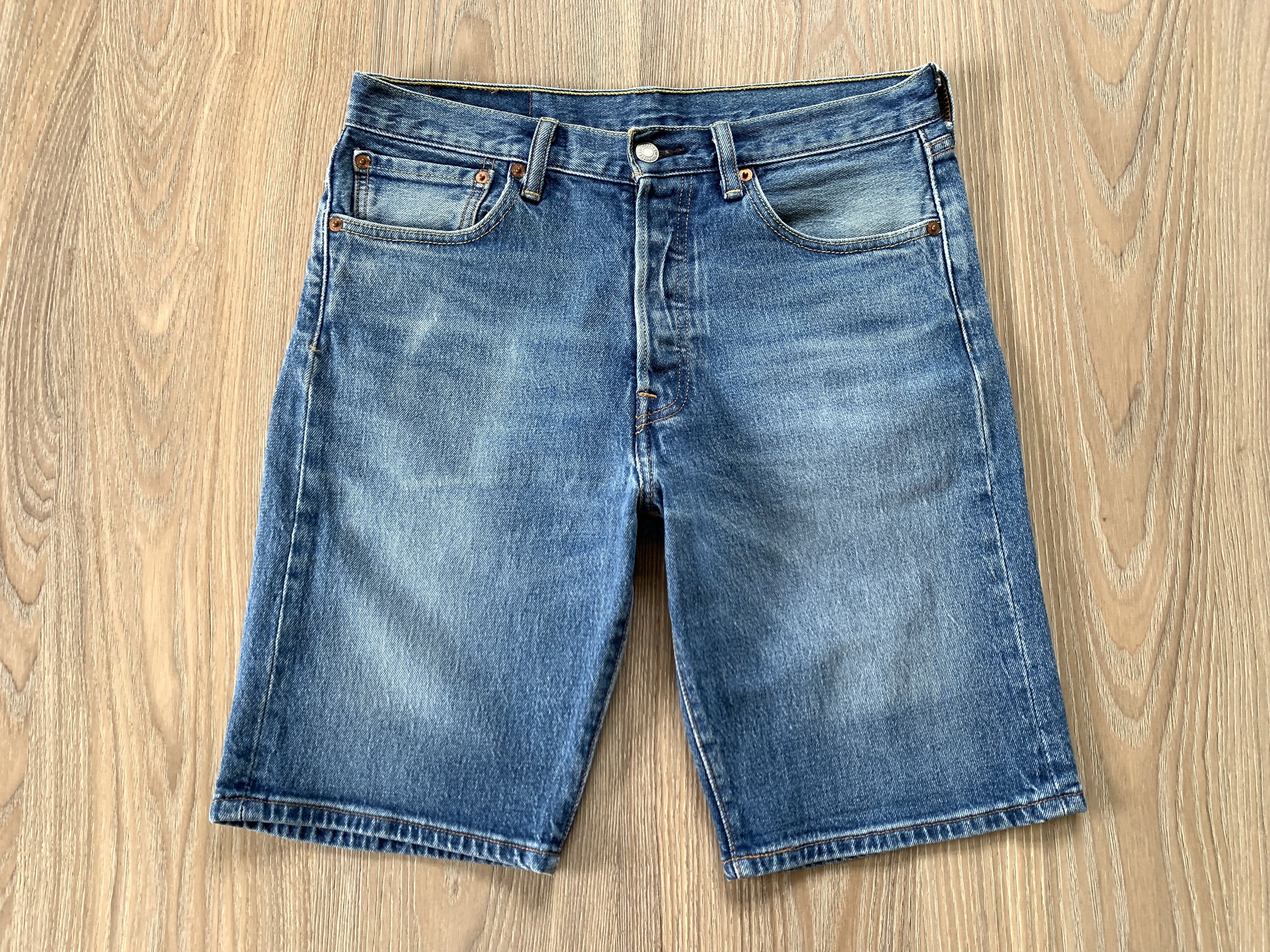 Denime Levis 501 Distressed Denim Shorts Size US 31 - 2 Thumbnail