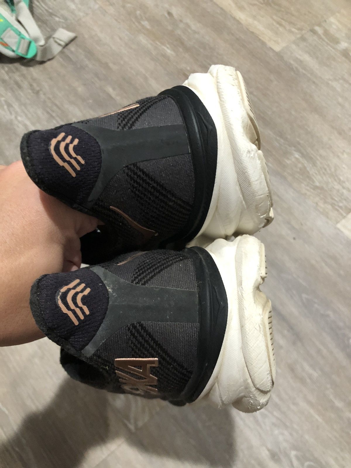 Hoka Hoka One One Clifton 9 Shoes Womens Size 9.5 Black Rose Gold Size US 9.5 / IT 39.5 - 4 Thumbnail