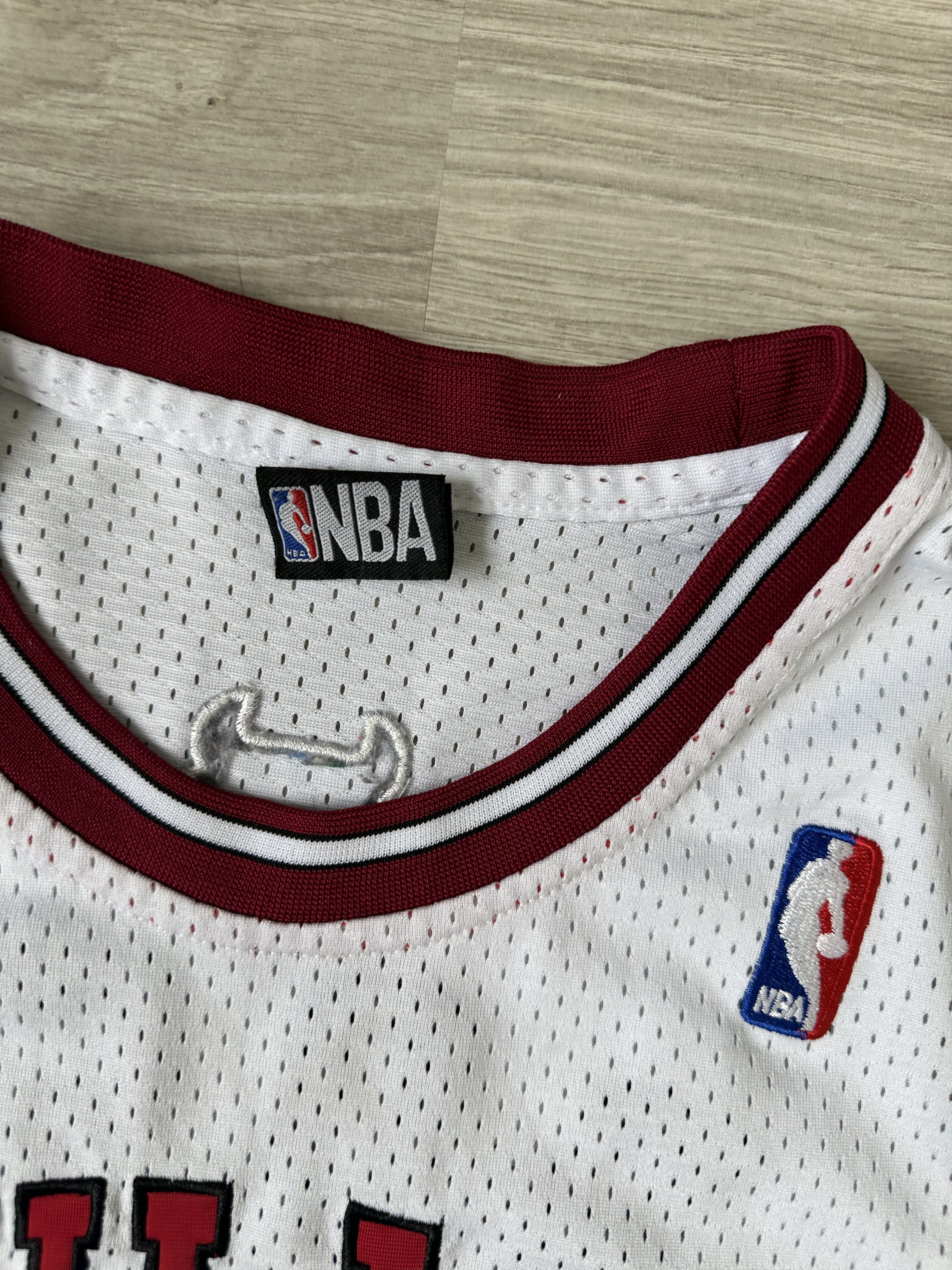 NBA MENS Y2K NBA SHIRT CHICAGO BULLS Size US M / EU 48-50 / 2 - 9 Thumbnail