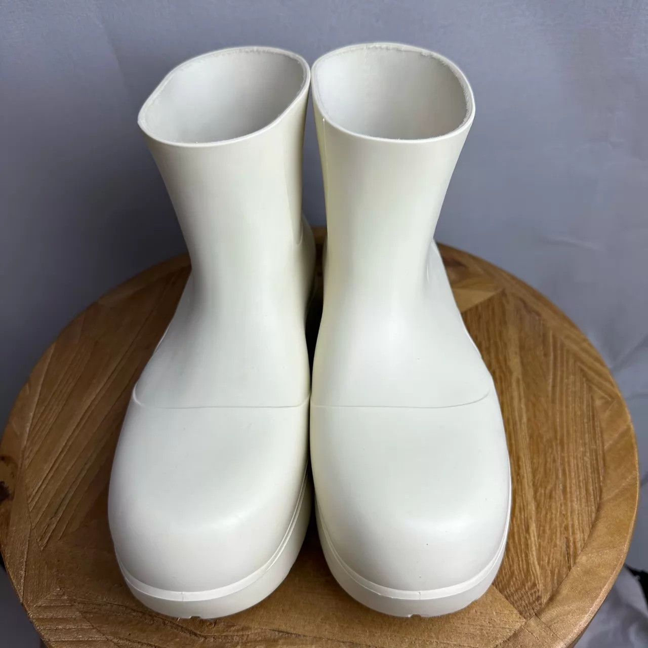 Bottega Veneta BOTTEGA VENETA BV rain boots cream 40 98 new Size US 7 / EU 40 - 2 Thumbnail