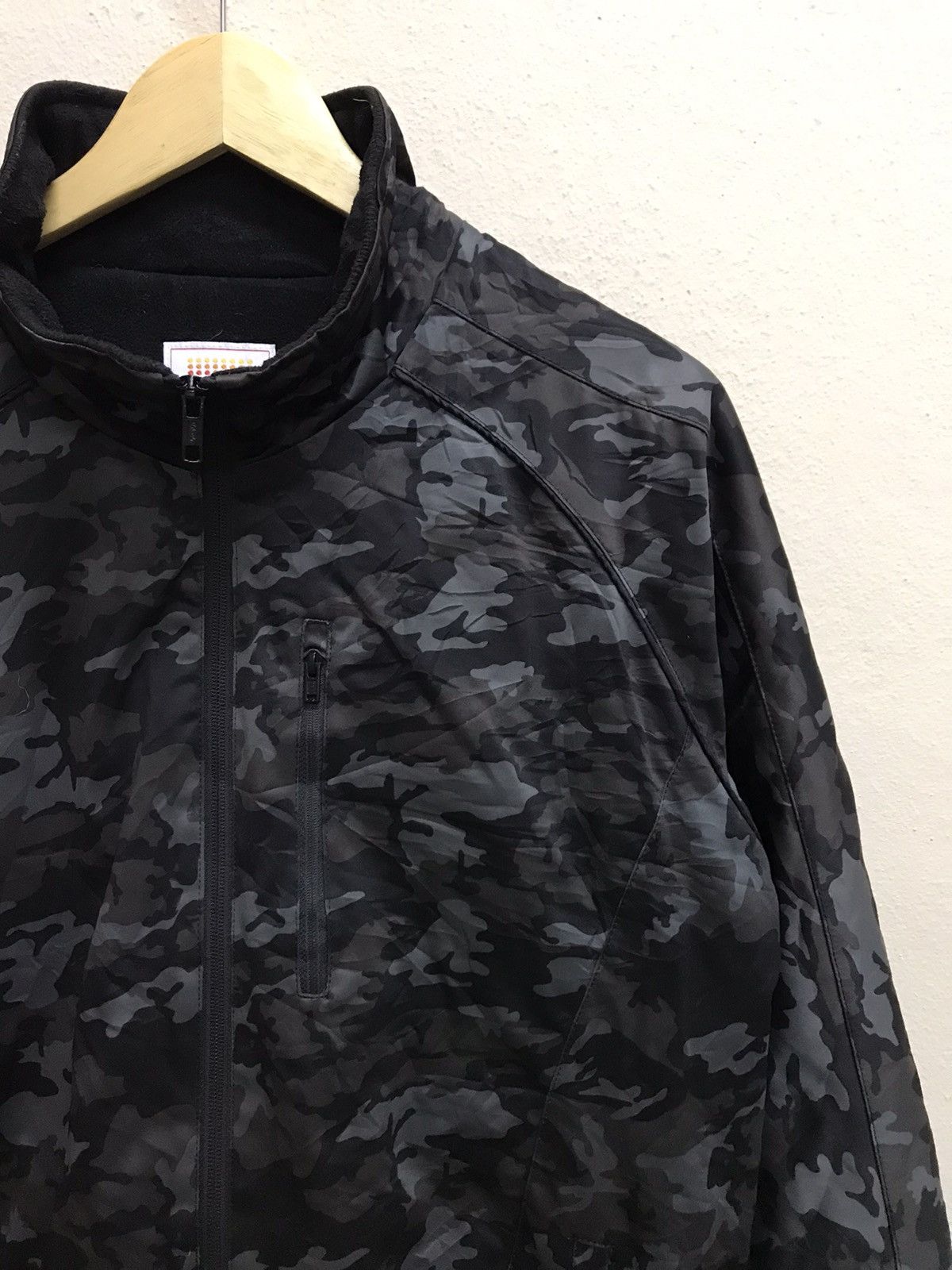 Japanese Brand VINTAGE Y2K HOT FINE CAMO STYLE DOUBLE LAYER JACKET Size US M / EU 48-50 / 2 - 5 Thumbnail