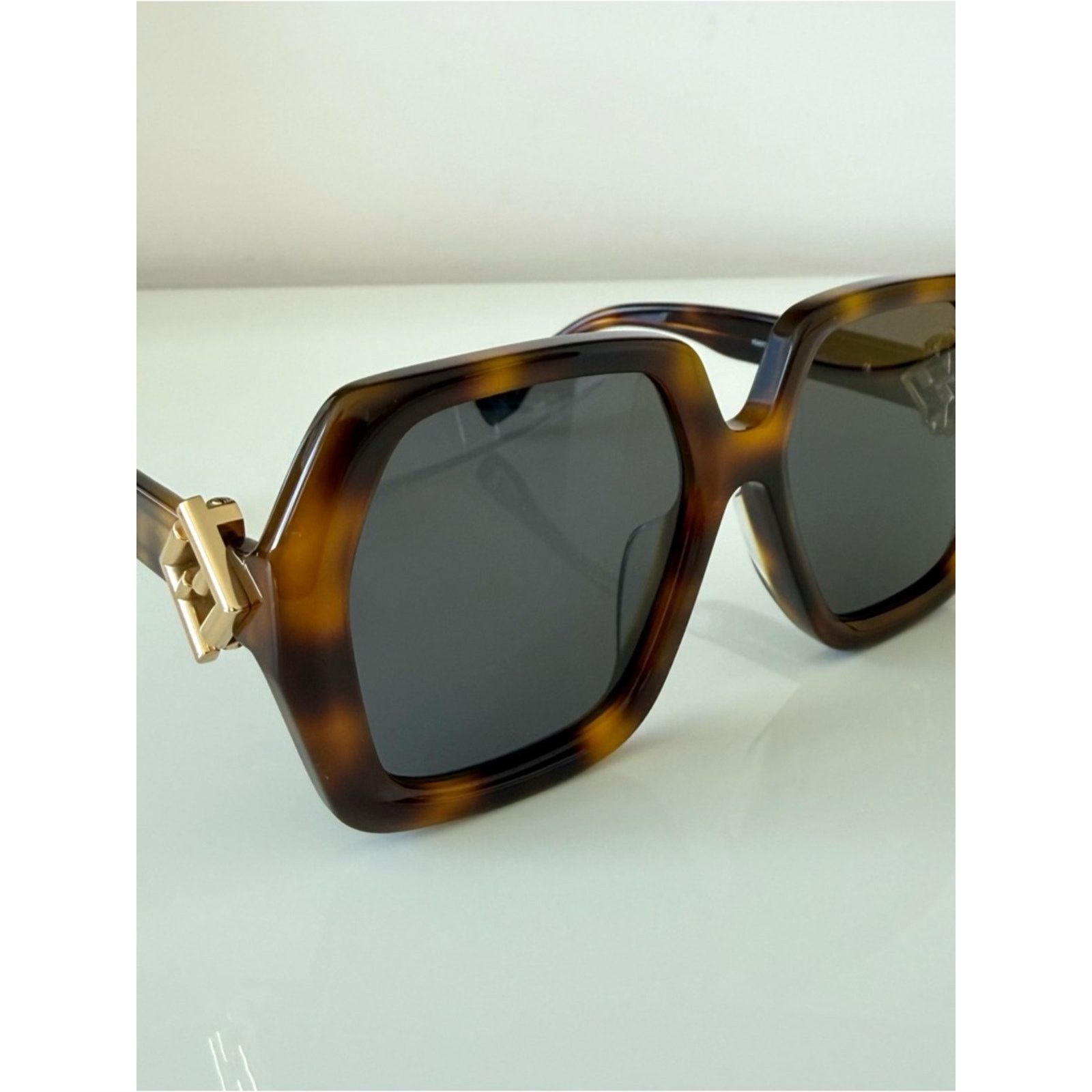 Fendi NEW!!! Fendi women oversized sunglasses FE40139F 53A Size ONE SIZE - 2 Thumbnail