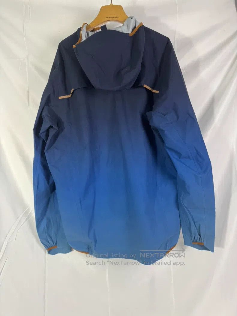 Loewe Loewe ON Collaboration Gradient Blue Waterproof Windbreake Size US S / EU 44-46 / 1 - 2 Thumbnail